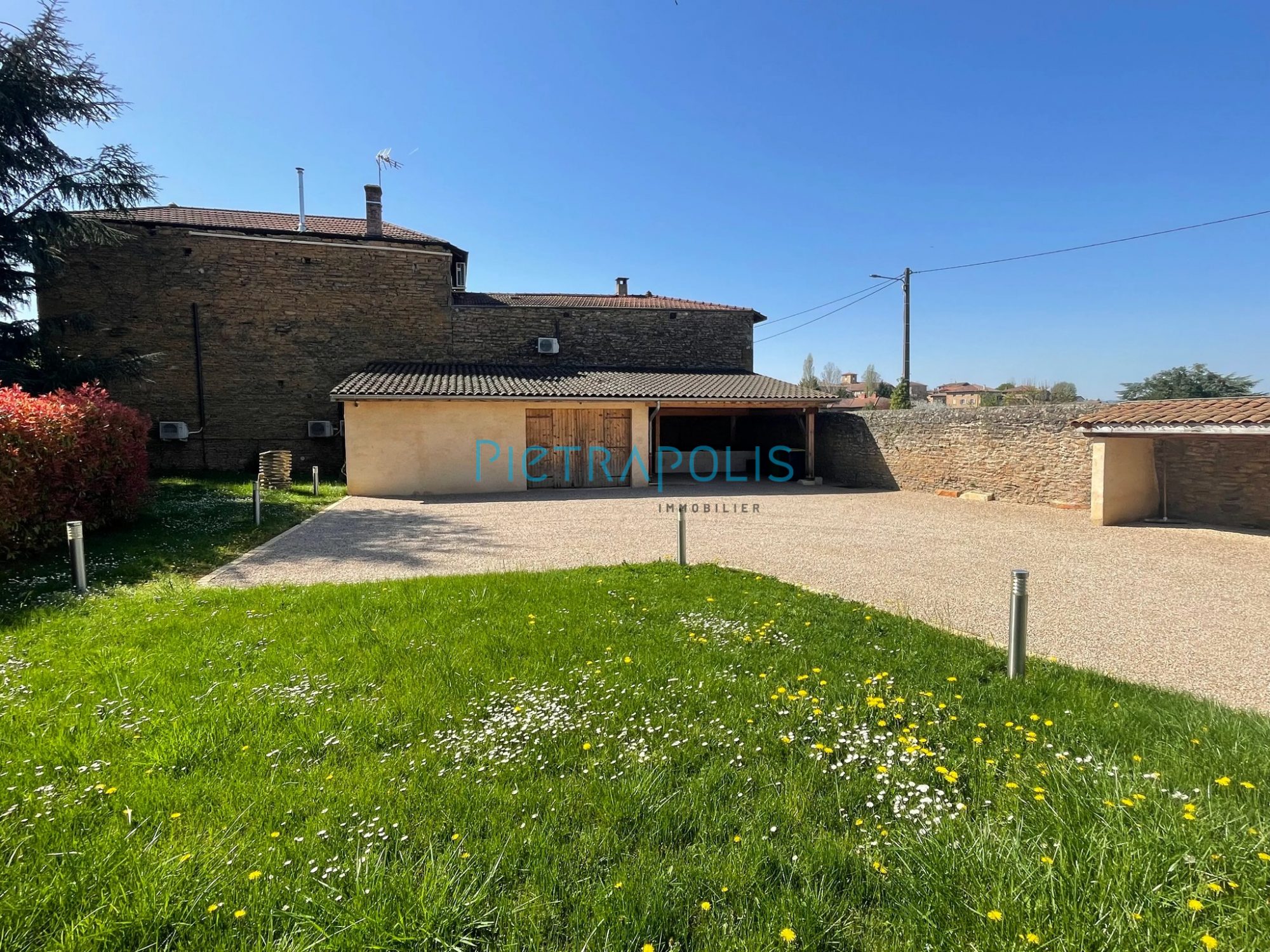 Propriété d'exception en pierres dorées - 9 pièces -280 m² hab - Terrain 1598 m² Marcy 69480