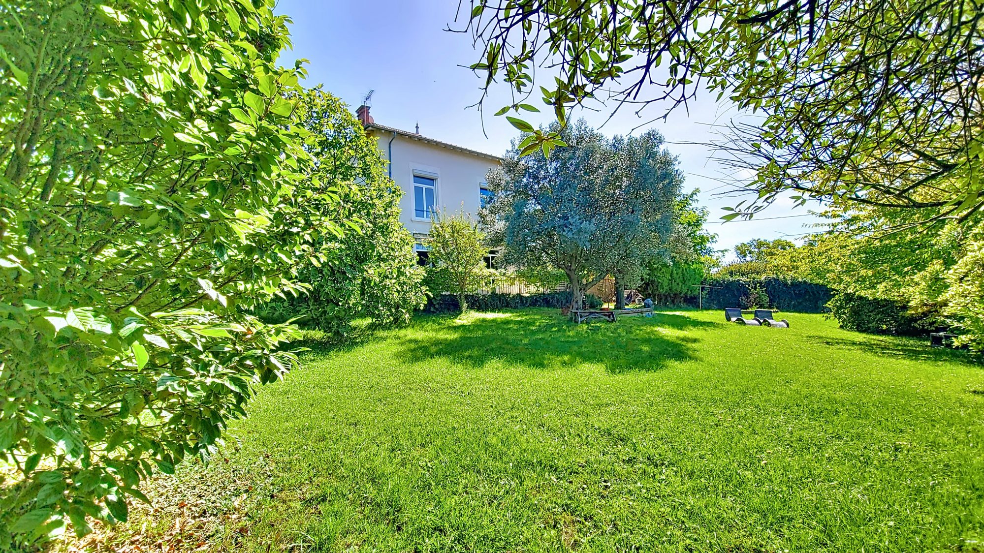 Maison de caractère- T6 - 5 chambres - Terrain plat sans aucun vis à vis