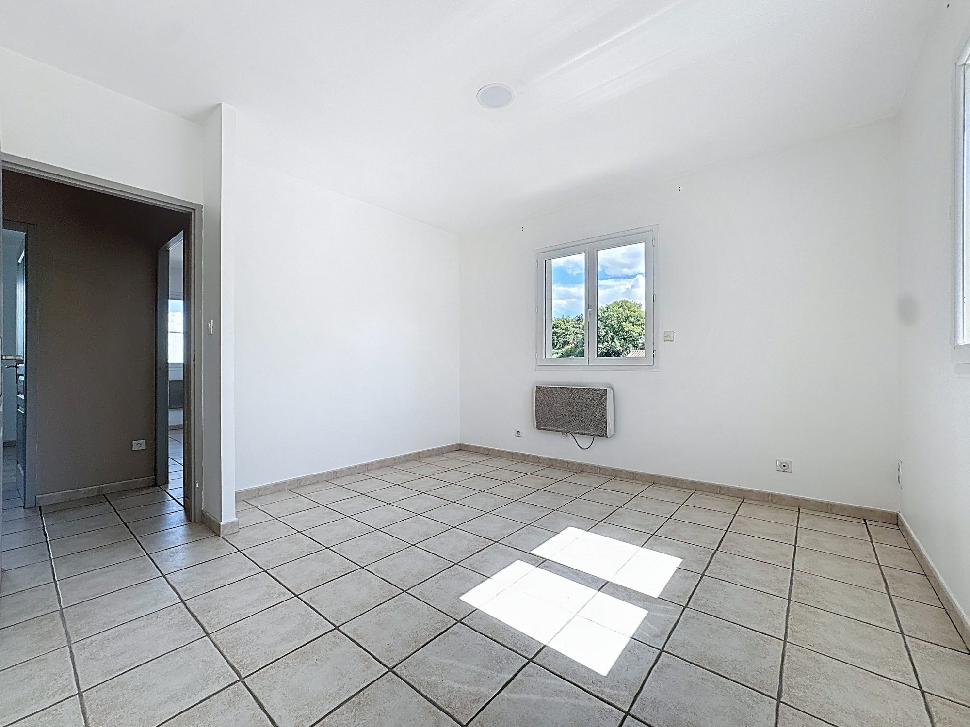 Maison rénové en 2020 de 160m2 utile avec 3 chambres Saint-Genis-Laval 69230