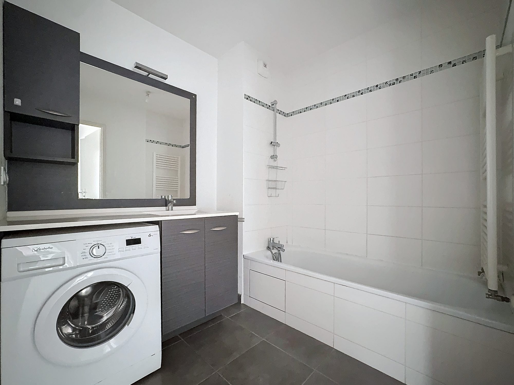 SOUS OFFRE ! Pietrapolis Chaponost, Appartement T3 secteur Alaï de 2013 avec balcon + 2 places de parking en sous-sol Francheville 69340