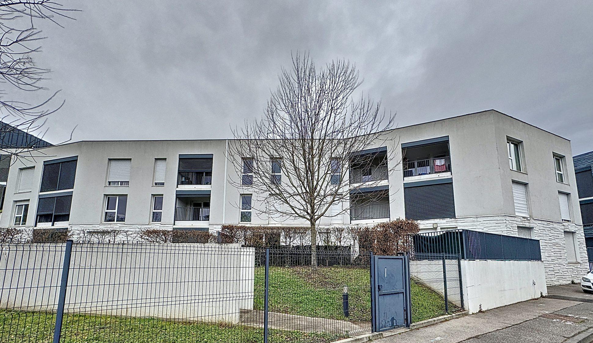 SOUS OFFRE ! Pietrapolis Chaponost, Appartement T3 secteur Alaï de 2013 avec balcon + 2 places de parking en sous-sol Francheville 69340