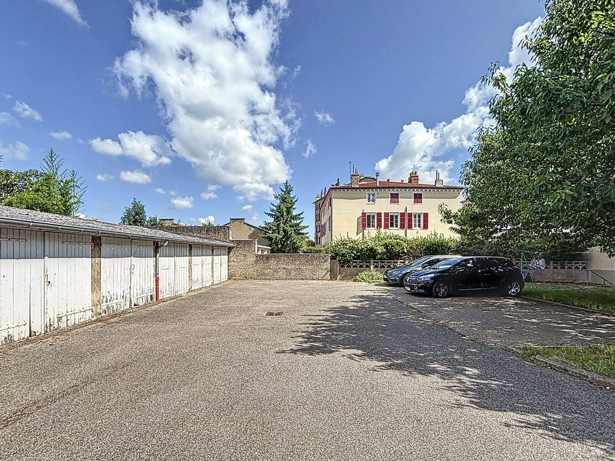 T4 de 90 m², dernier étage, balcon, garage et cave Oullins 69600