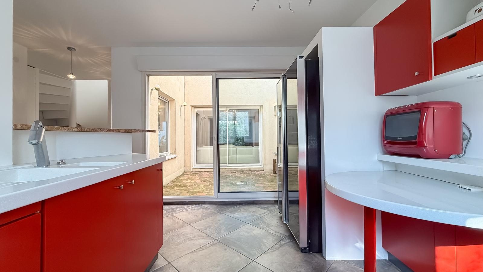 Maison de ville contemporaine  avec jardin et garage Villeurbanne 69100