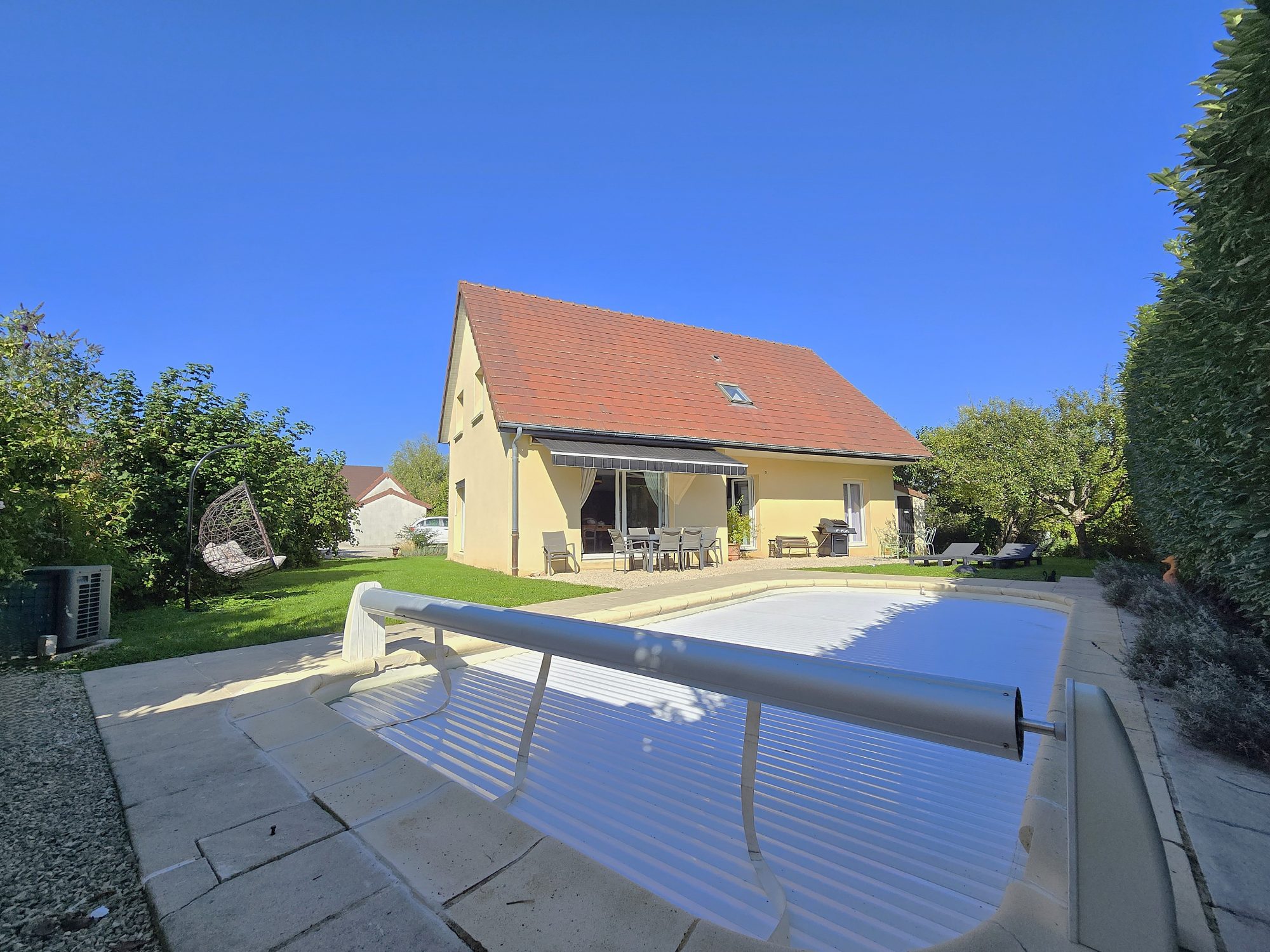 Maison familiale 175m² - 8 Pièces - 6 Chambres - Piscine Bellefond 21490