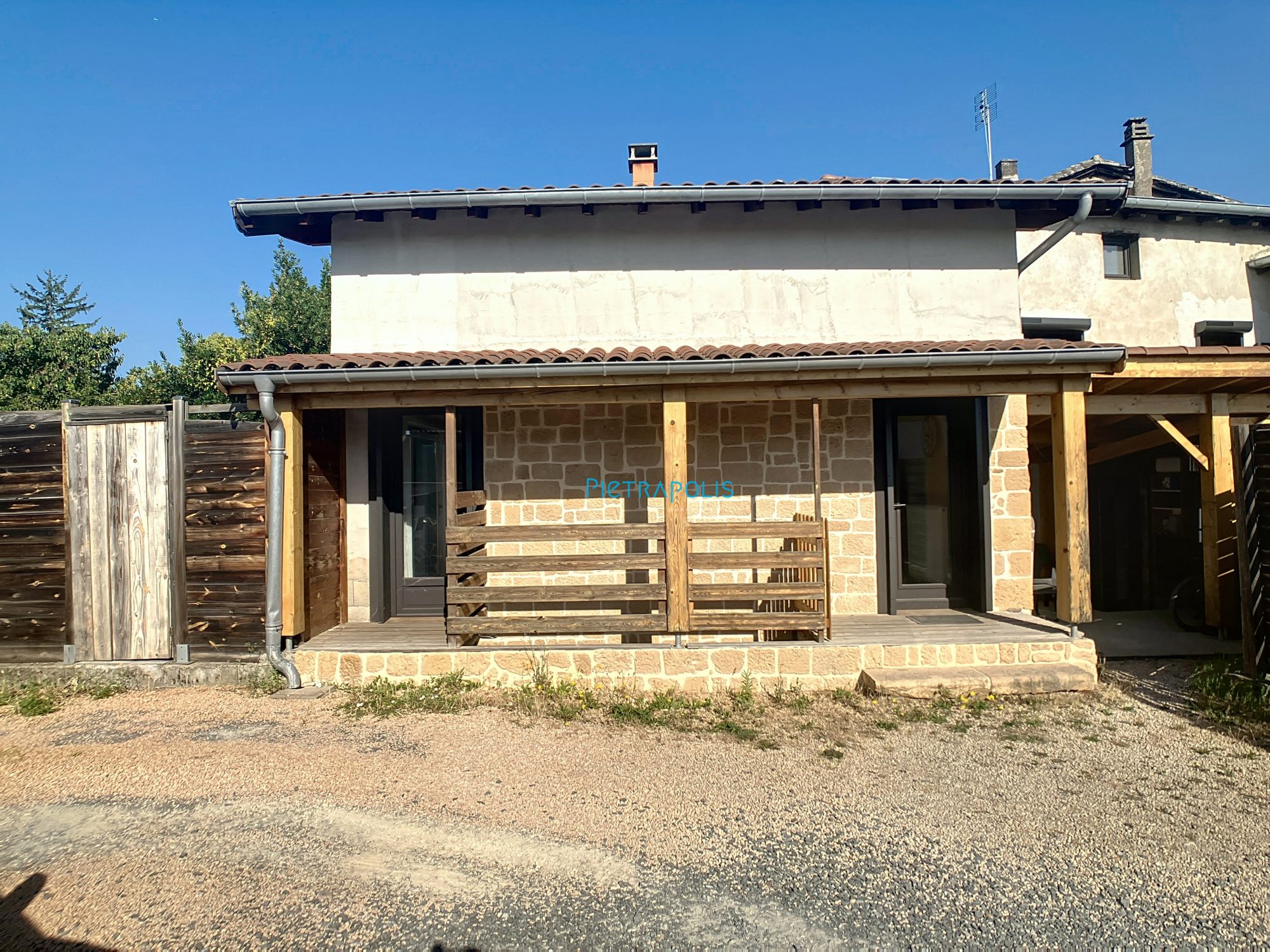 Maison 3 chambres - terrasse- extérieur utilisé en parking Saint-Lager 69220