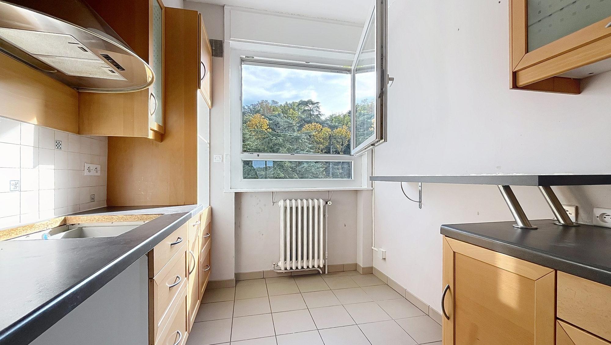 Appartement traversant 92 m² carrez– Étage élevé, vue dégagée, fort potentiel Sainte-Foy-lès-Lyon 69110