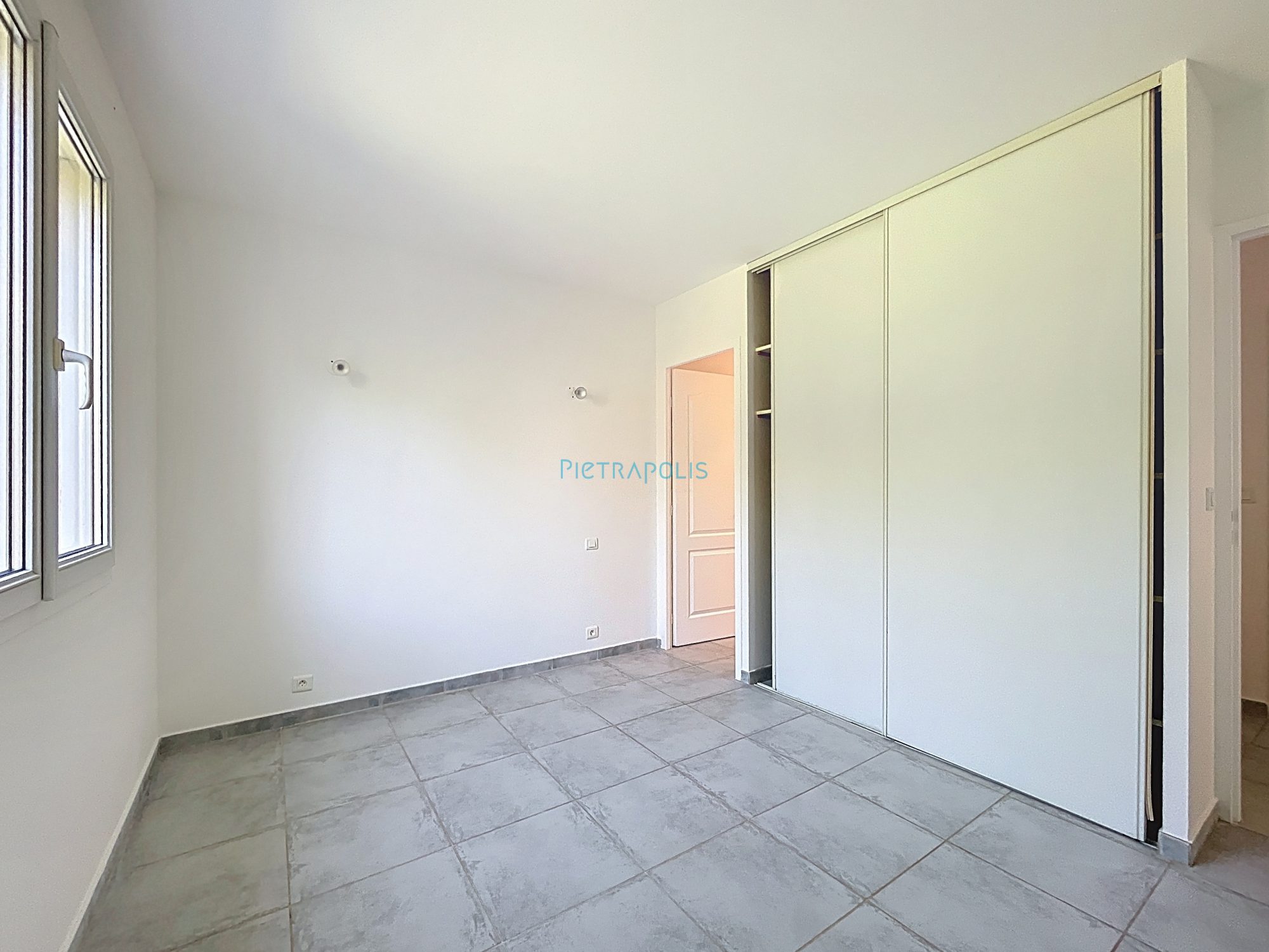 MAISON SAVIGNEUX   VENDUE Savigneux 01480