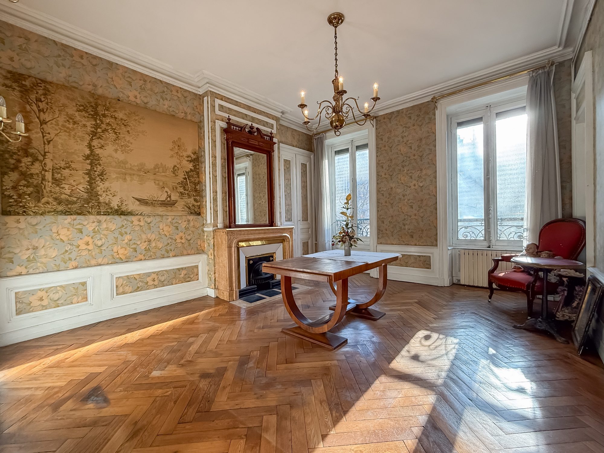 Dans bel ancien, appartement à rénover Lyon 69003