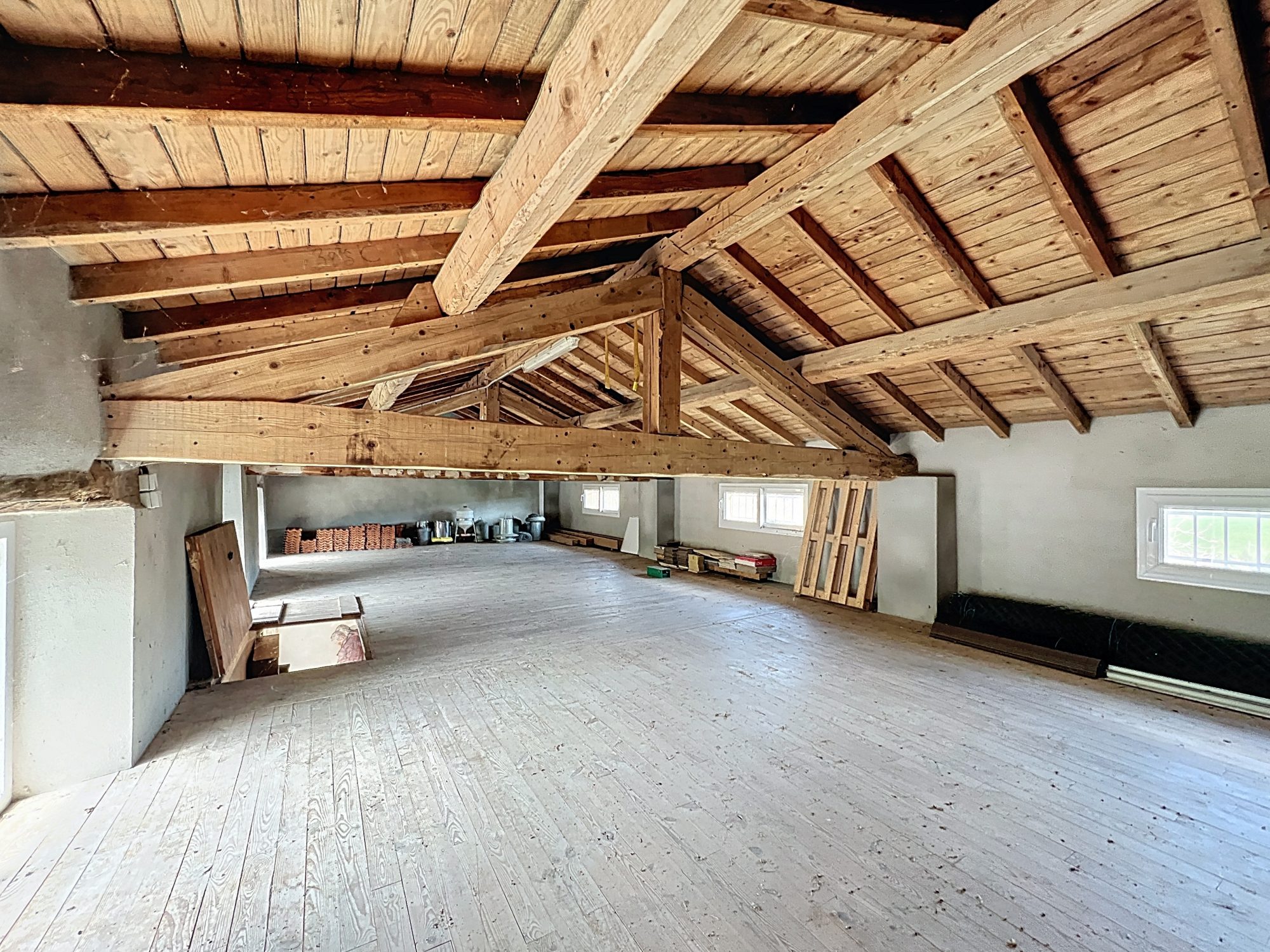 MAISON - 2 CHBRES – JARDIN – DEPENDANCES - SOUS SOL Saint-Vincent-de-Reins 69240