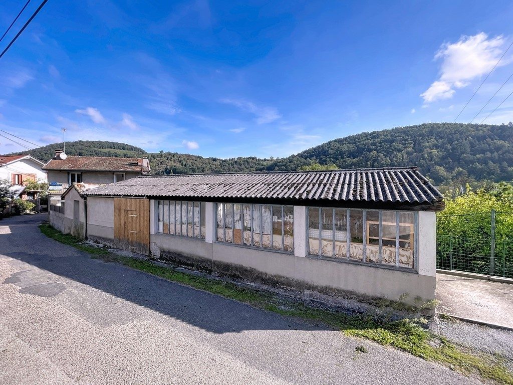Maison familiale avec grande dépendance et terrain clos – Sail-sous-Couzan (42890) Boën-sur-Lignon 42130