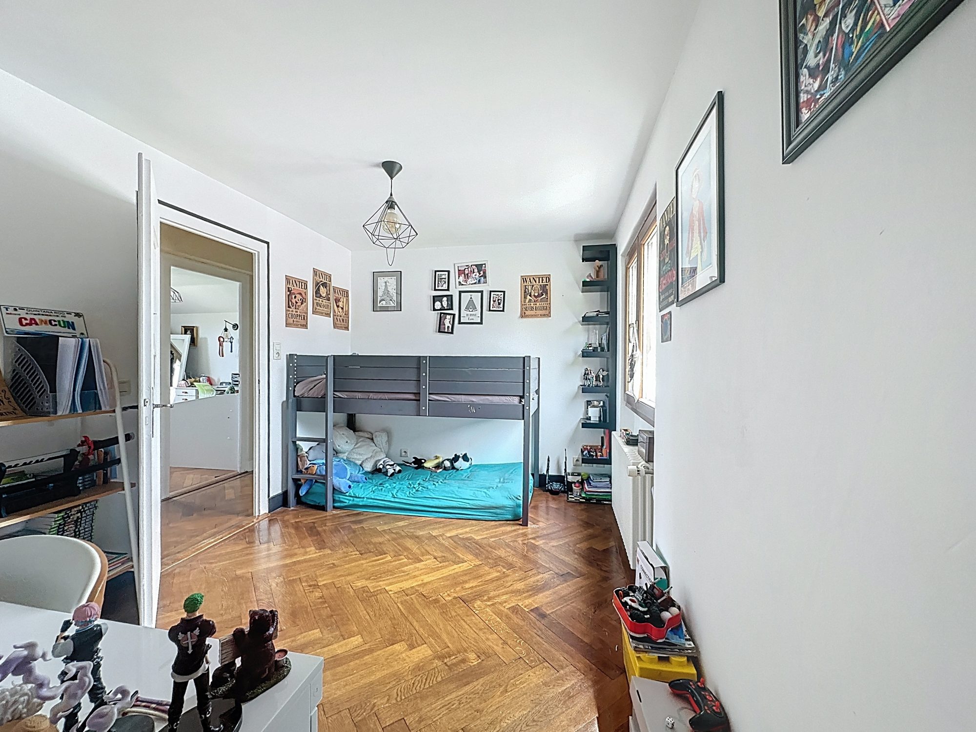 Maison sur terrain constructible, située à Divonne Divonne-les-Bains 01220