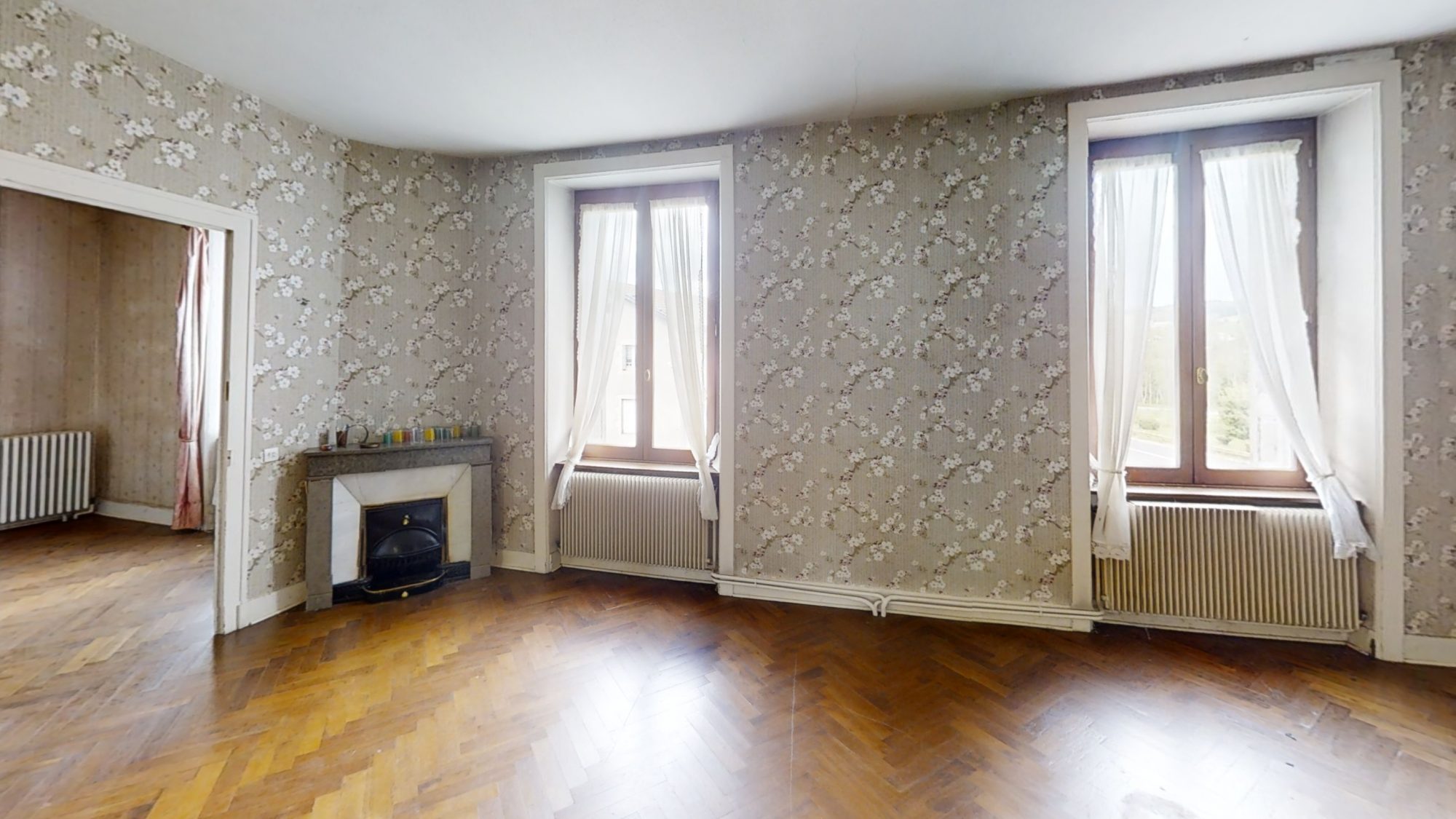 Maison - 10 pièces - 255 m² - Dunières (43220)