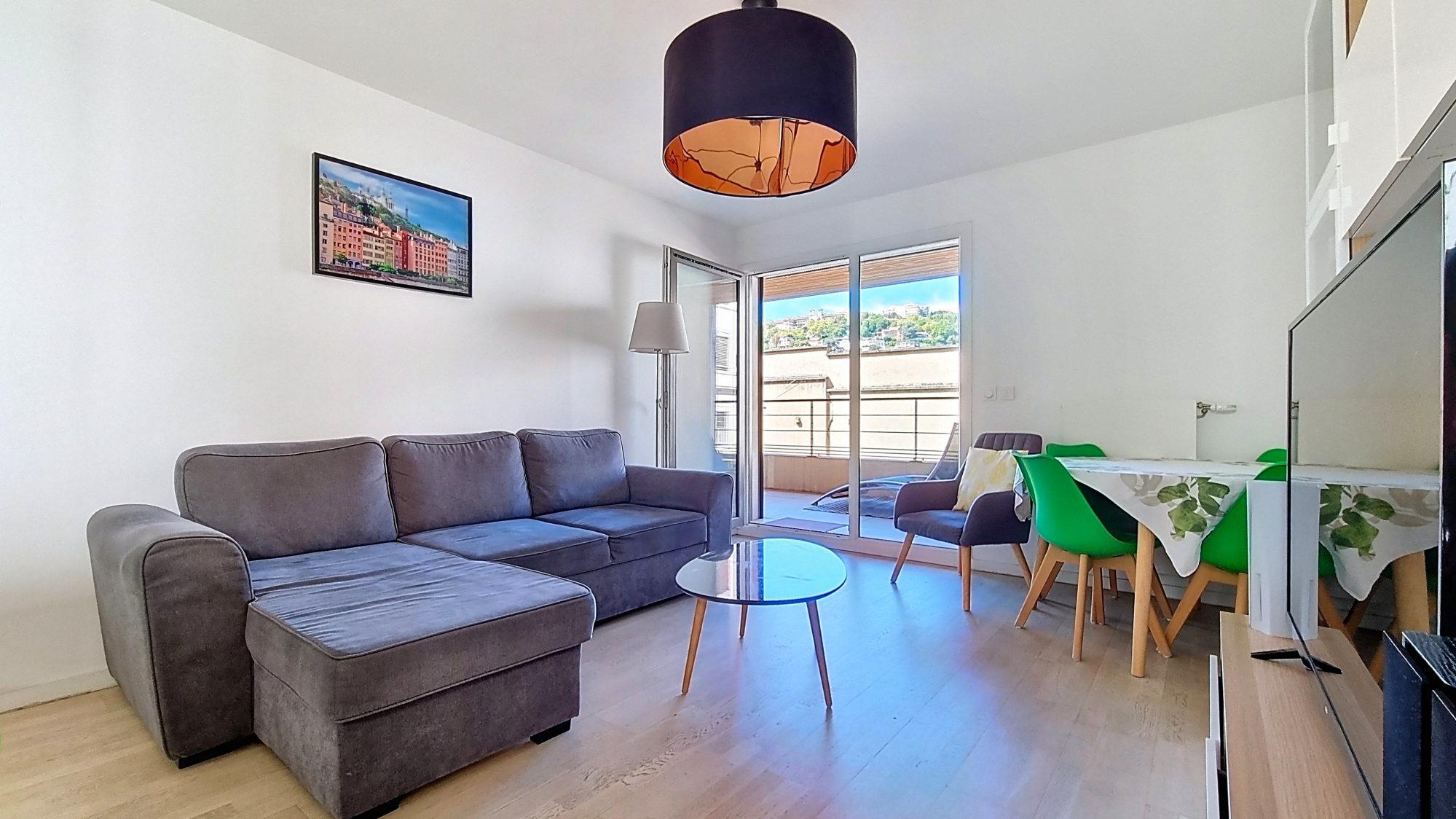 T3 secteur Perrache Confluence + Loggia de 16m²