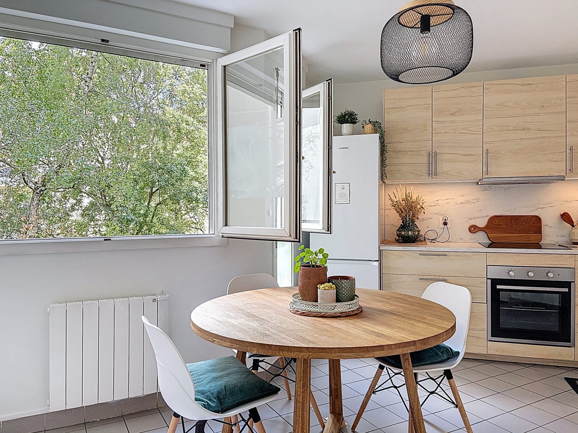 T3  de 98 m² avec balcon, métro Garibaldi, garage possible Lyon 69003