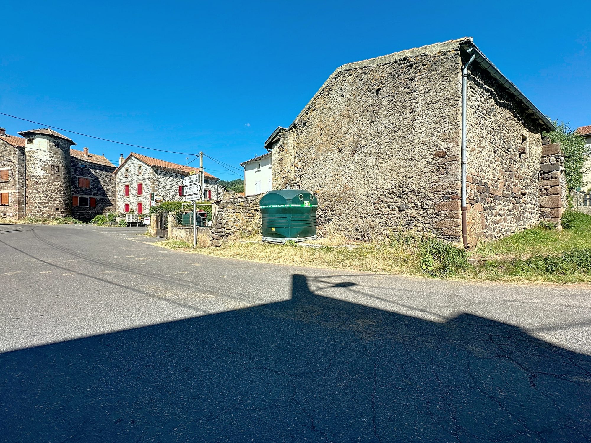 ANCIEN BAR / RESTAURANT AVEC LOGEMENT DE FONCTION ET DÉPENDANCE – BEYSSAC (20 MIN DU PUY-EN-VELAY) Beyssac,  Saint-Jean-de-Nay 43320