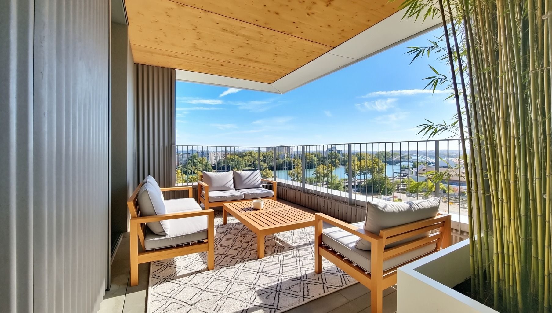 T4 coeur Confluence avec loggia - stationnement possible Lyon 69002