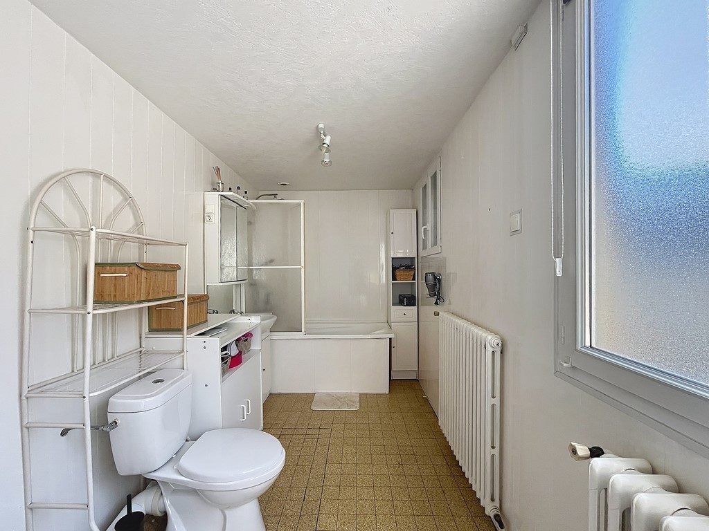 Maison familiale avec grande dépendance et terrain clos – Sail-sous-Couzan (42890) Boën-sur-Lignon 42130