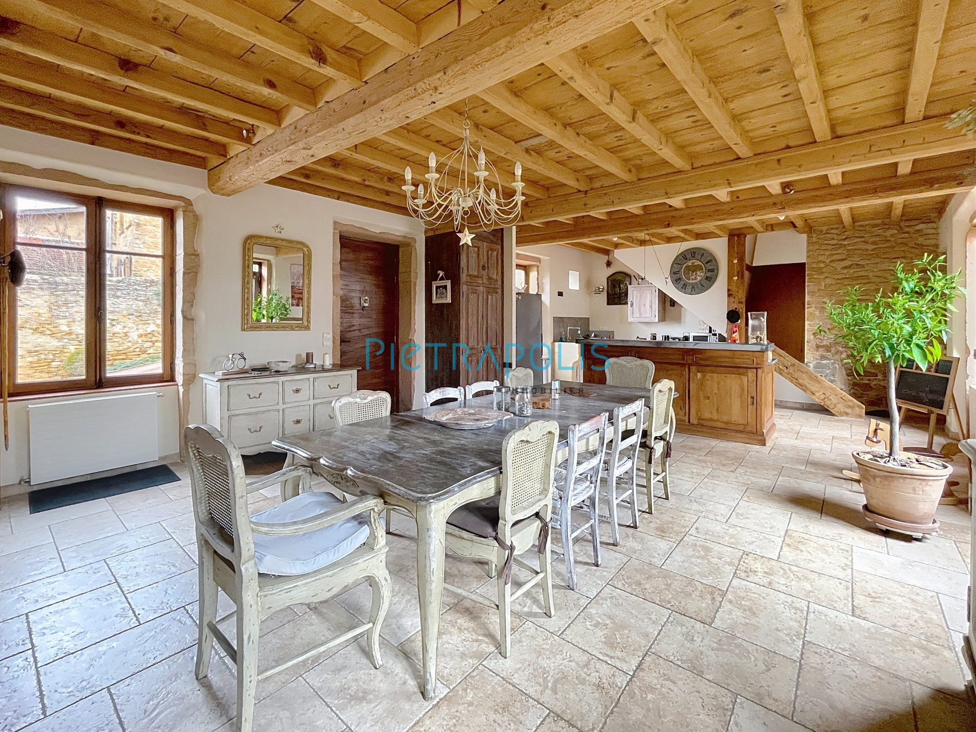 CENTRE VILLAGE MAISON EN PIERRES DE CARACTERE AVEC VUE SPLENDIDE