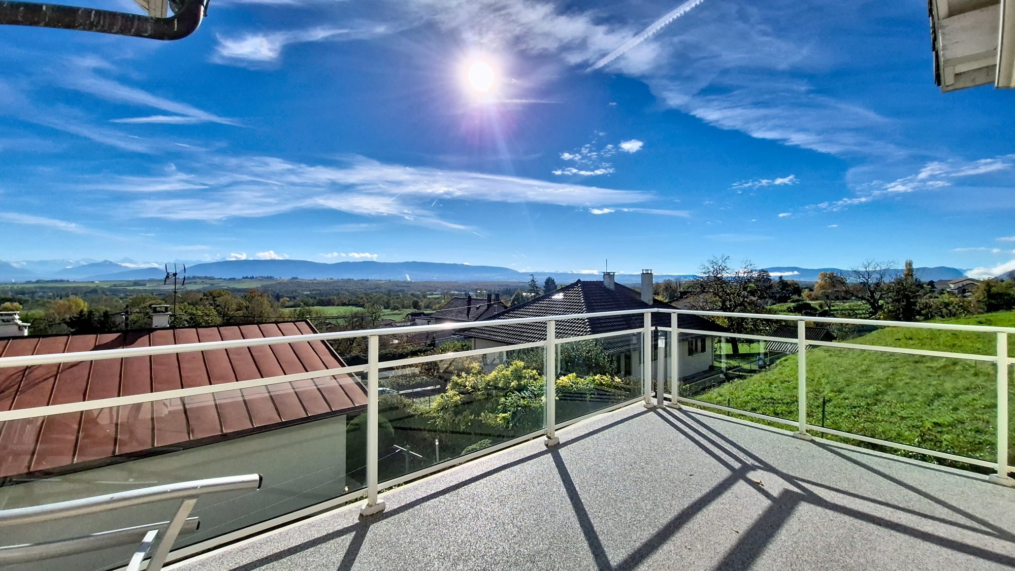 Ensemble immobilier de 2 maisons individuelles Thoiry 01710