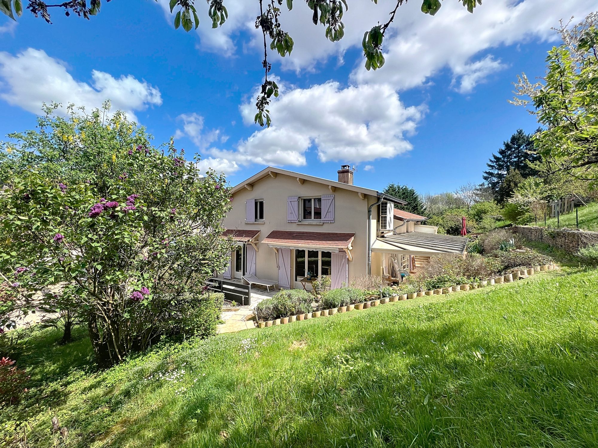 BELLE MAISON A PIERRECLOS 185 m²