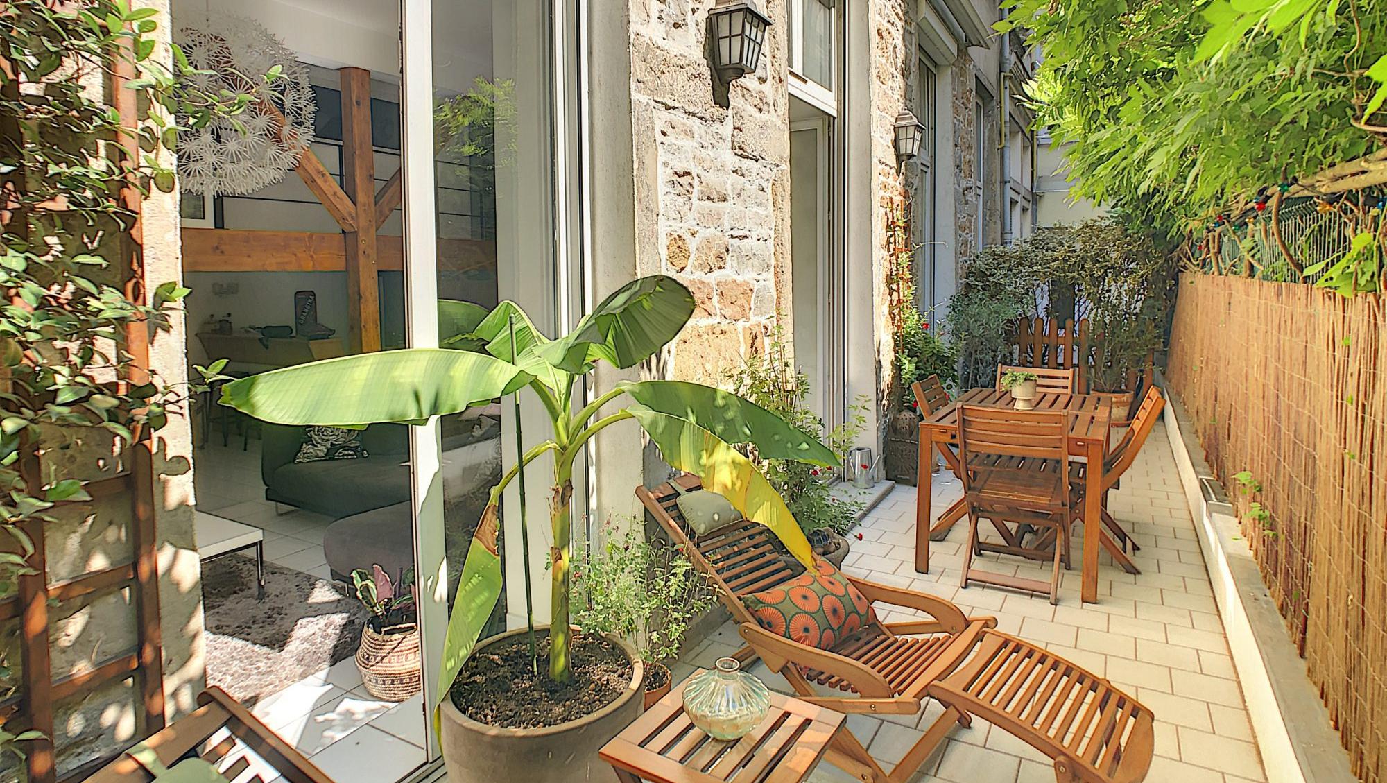 T3  90 m² de charme, 2 chambres et bureau, avec  terrasse