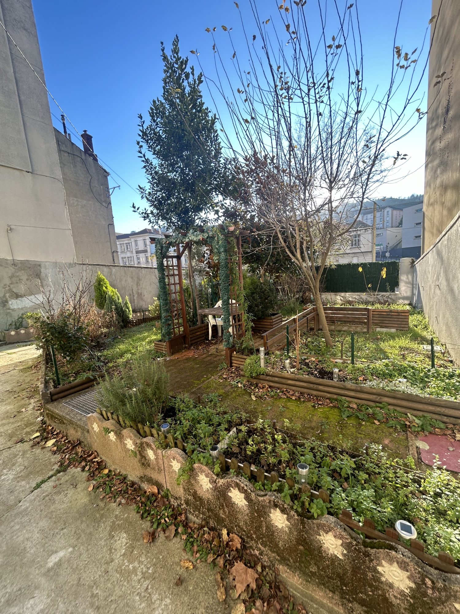 Maison - 4 pièces - 140 m² - Saint-Étienne (42100)