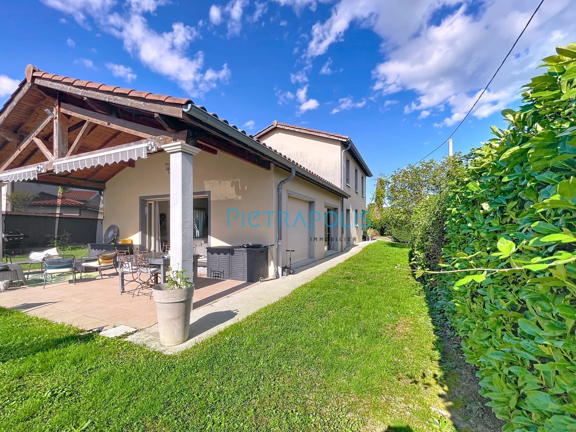 QUINCIEUX CALME VILLA 185 M2 HAB 4 CHAMBRES TERRAIN 1200 M2 PISCINE GARAGE DOUBLE