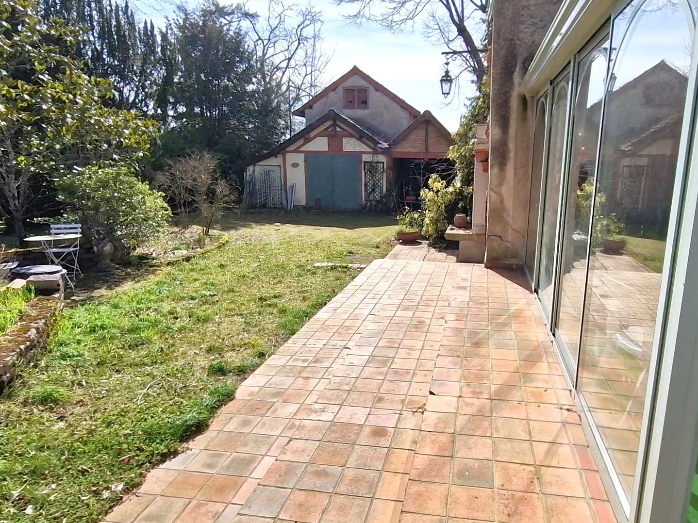 Proche de Buxy : maison de caractère avec parc. Buxy 71390