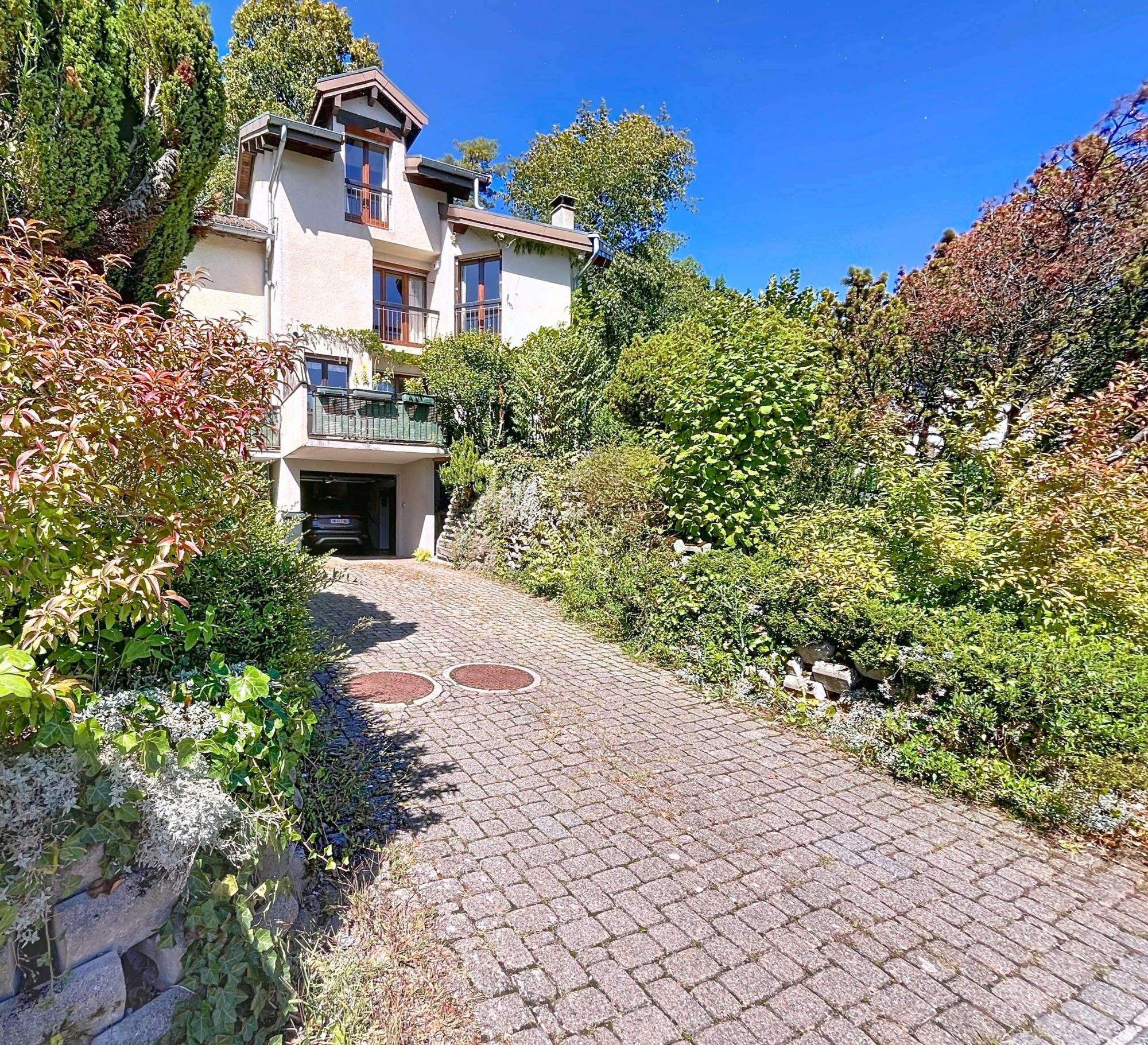 Maison Mitoyenne d'environ 139m²