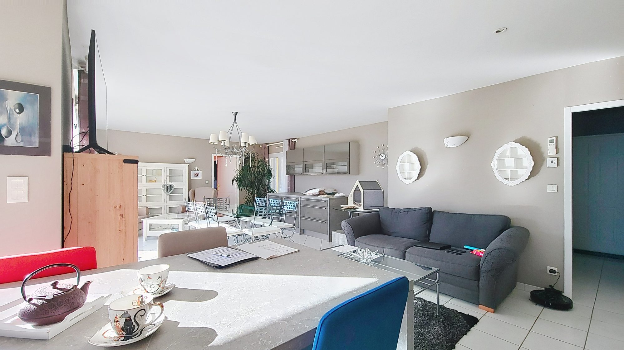 Villa T5 - 4 Chambres - Terrain plat 693m2 - Piscine- Sans vis à vis Saint-Clair-du-Rhône 38370