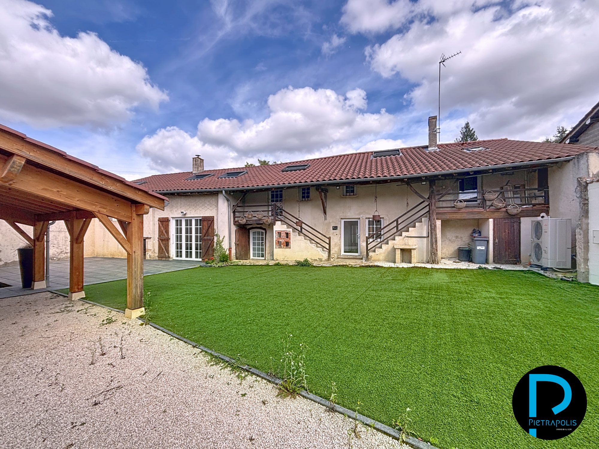 Maison familiale de 180 m² avec jardin clos MOGNENEINS