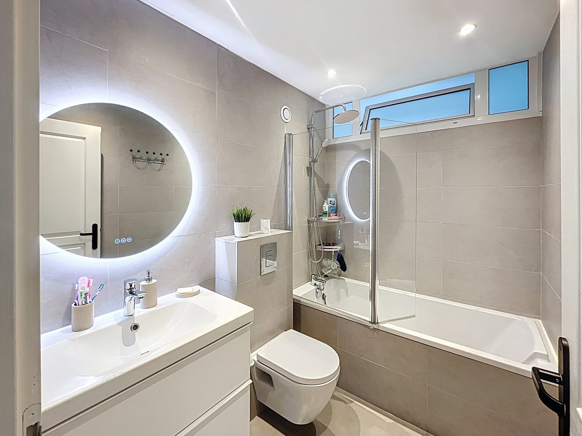 Appartement spacieux Type T3 d'environ 79m² Saint-Genis-Pouilly 01630