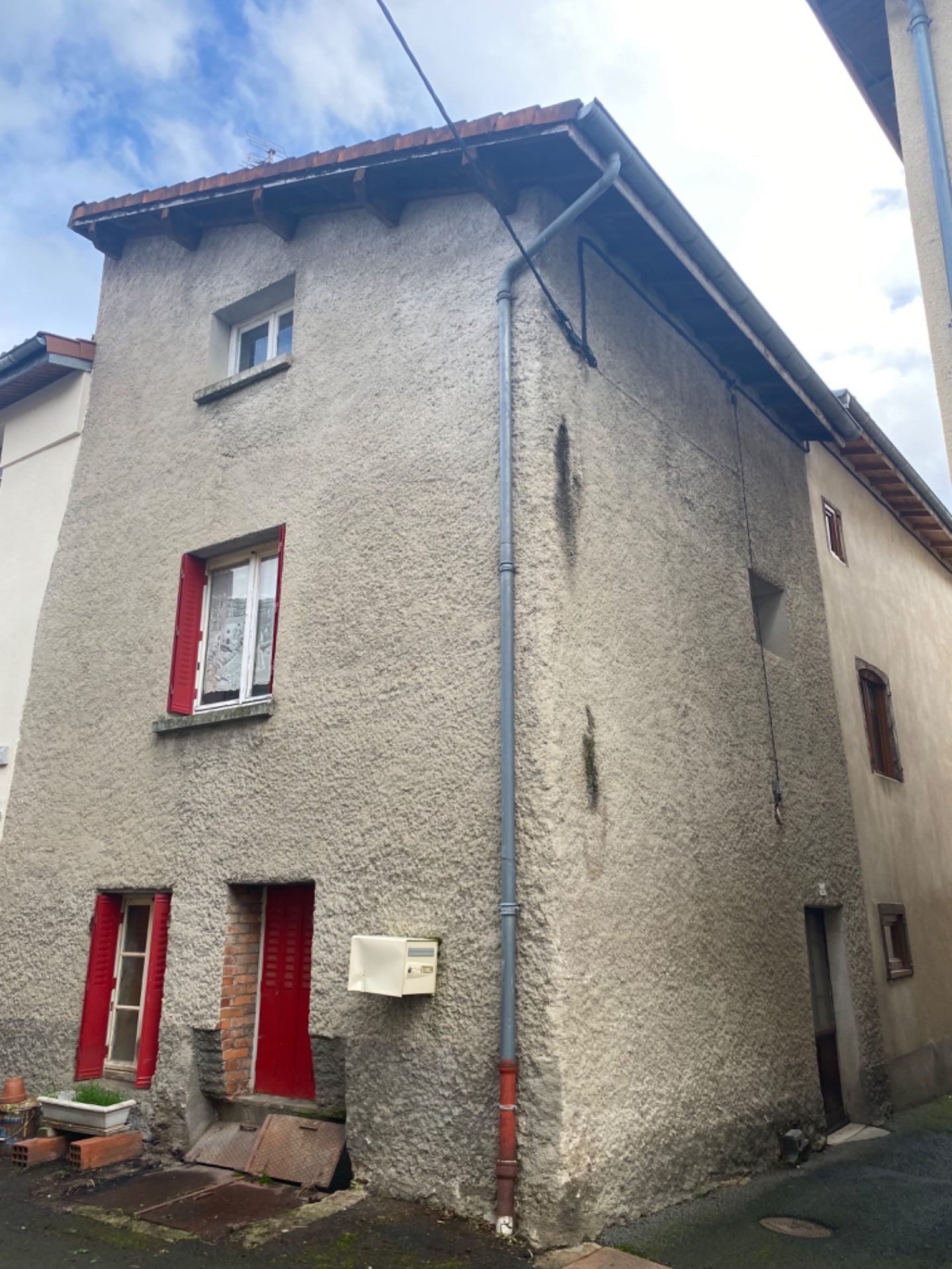 Maison - 2 pièces - 57 m² - Courpière (63120)