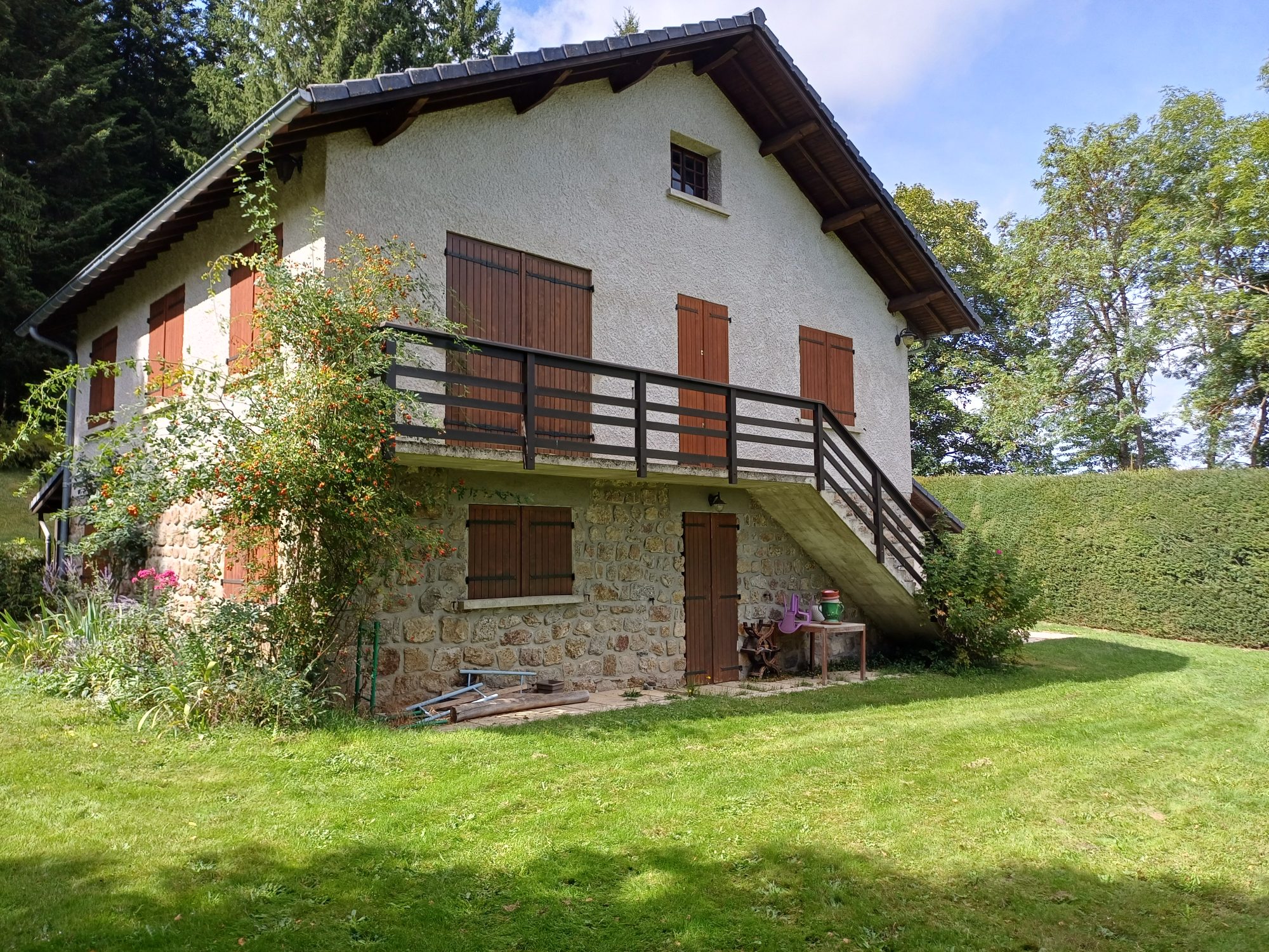 Maison - 11 pièces - 200 m² - Chenereilles (43190)