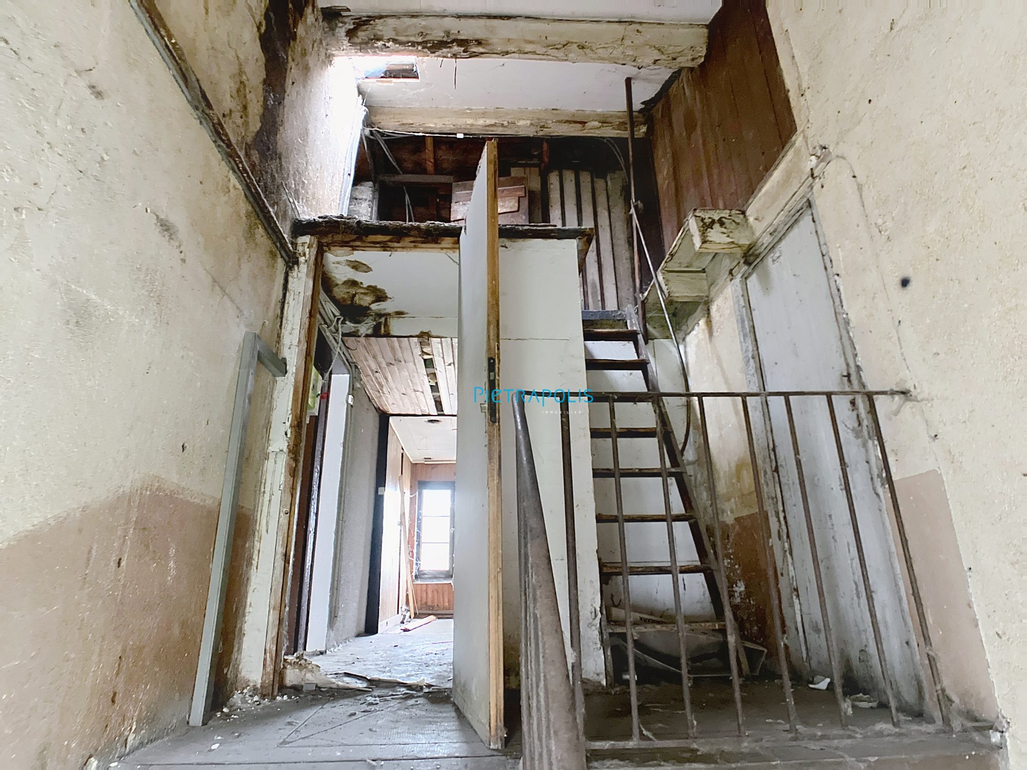 Plateau sous combles T3 - vue dégagée - traversant Gleizé 69400