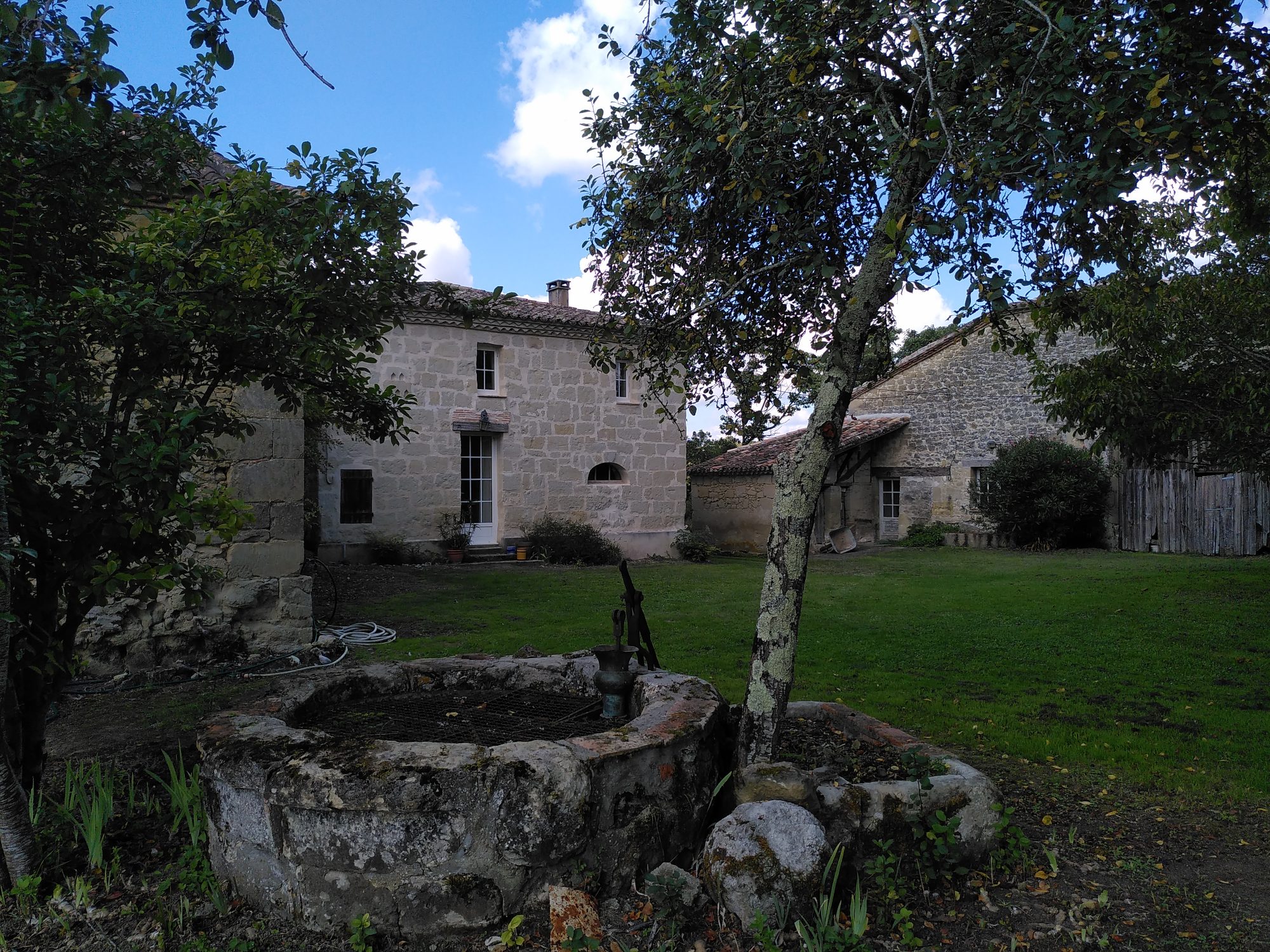 PROPRIETE en Pierre sur 3 ha de Terrain