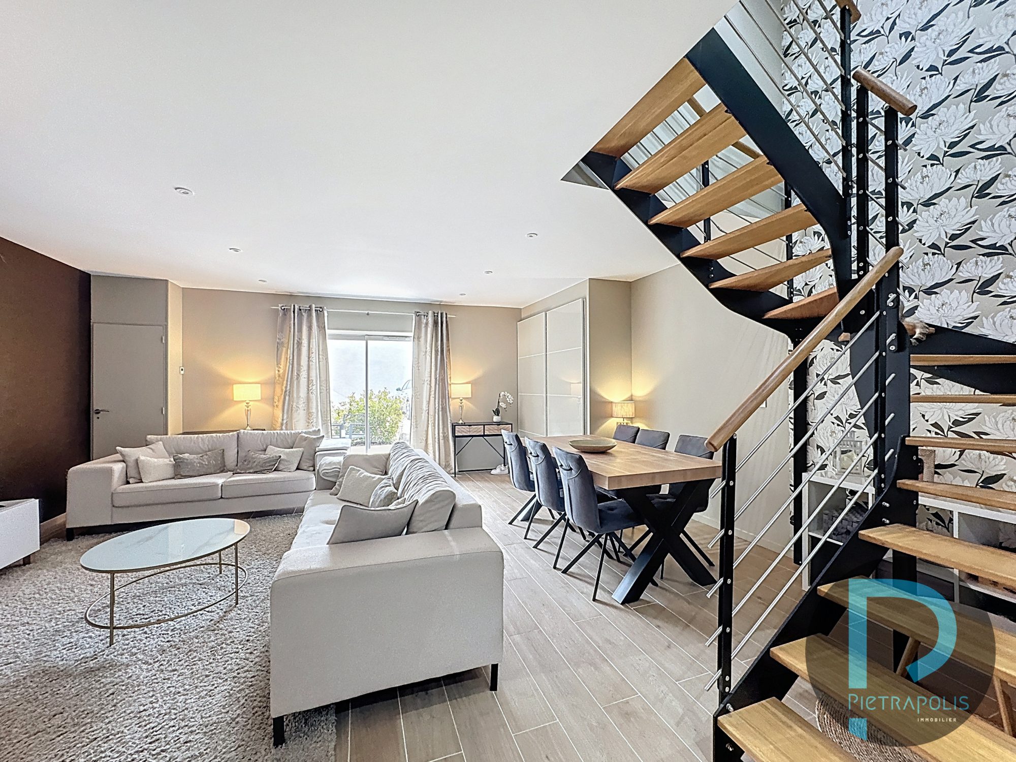 Appartement en duplex - 3 chambres avec mezzanine dont suite parentale - 2 terrasses - 2 places de parkings