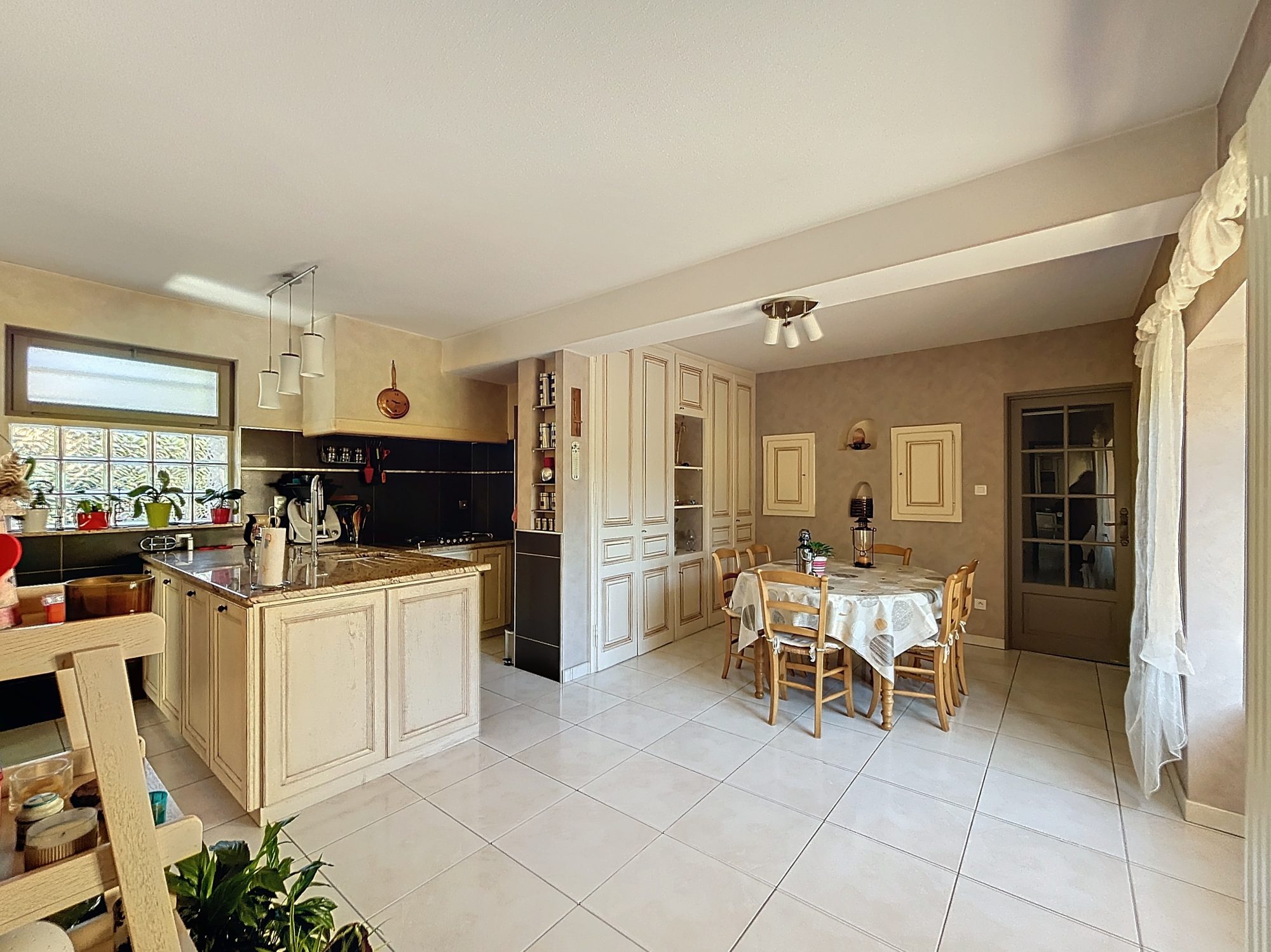 Maison en Pierres Env 142 m² Chessy 69380