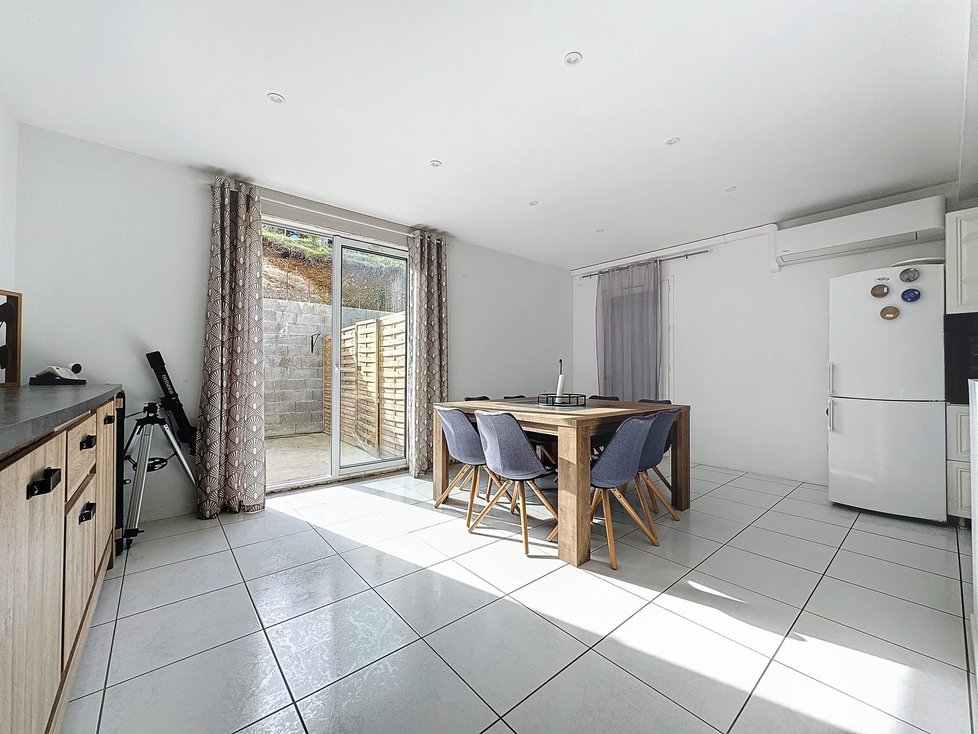 En Exclusivité, 12Bis Rue Etienne Perrot à Pont Evêque, Maison de village de 148m2 avec 5 chambres et une très belle terrasse de 55m2 Pont-Évêque 38780