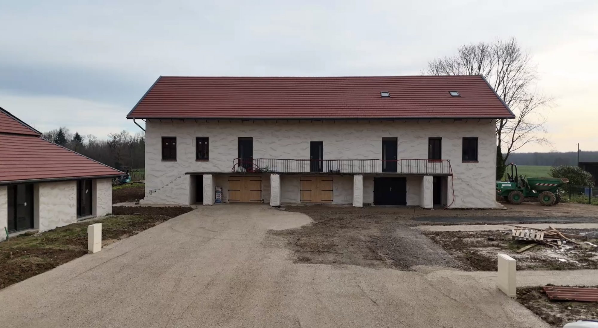 LOT 1 : Maison en plateaux de 185m² à aménager selon ses goûts avec terrain de 300m²