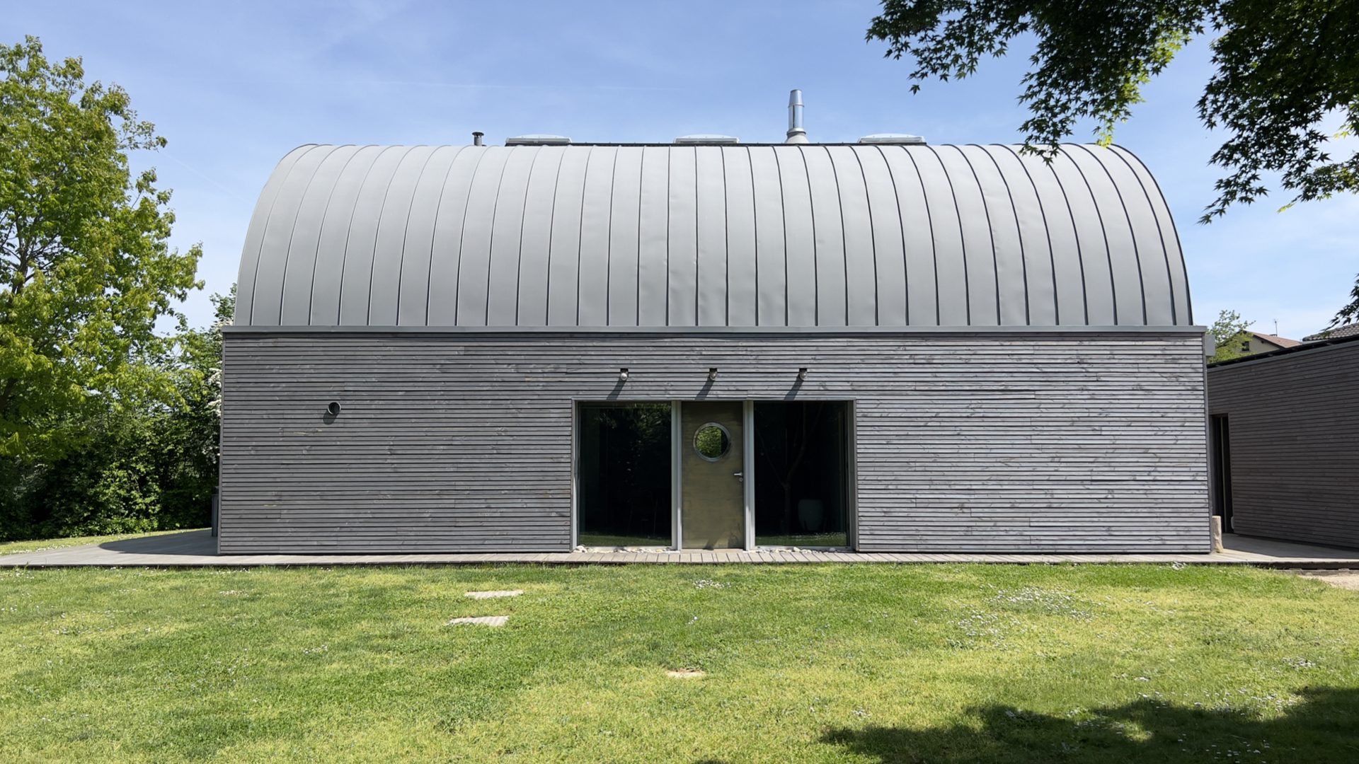 COUP DE COEUR POUR CETTE MAISON D'ARCHITECTE AU COEUR D'UN ECRIN DE VERDURE Villette-d'Anthon 38280