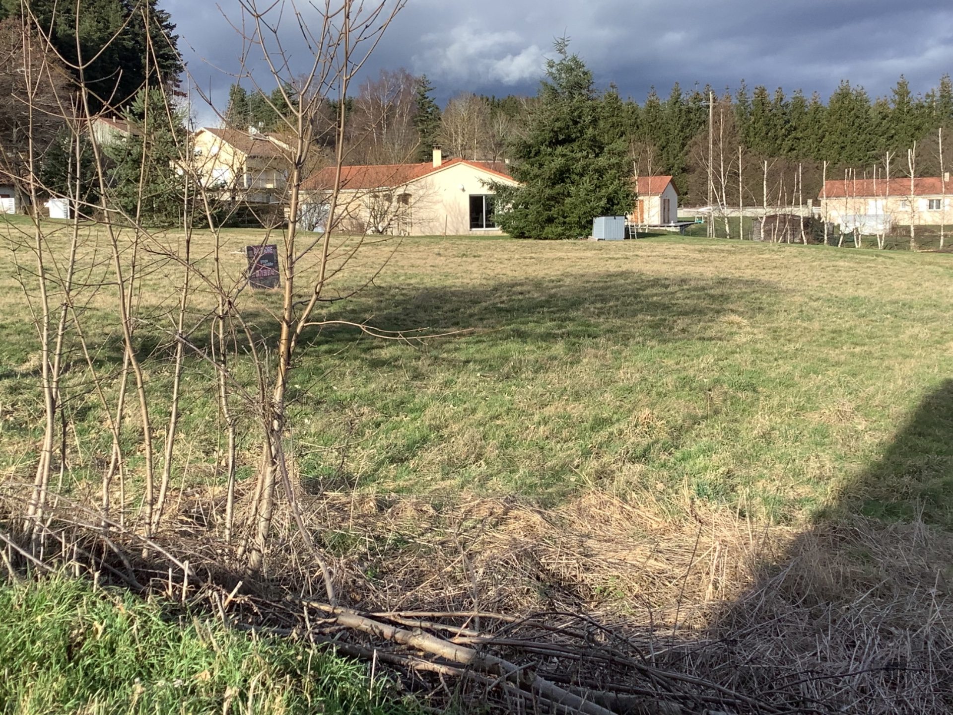Parcelle de terrain constructible d’environ 1393m2