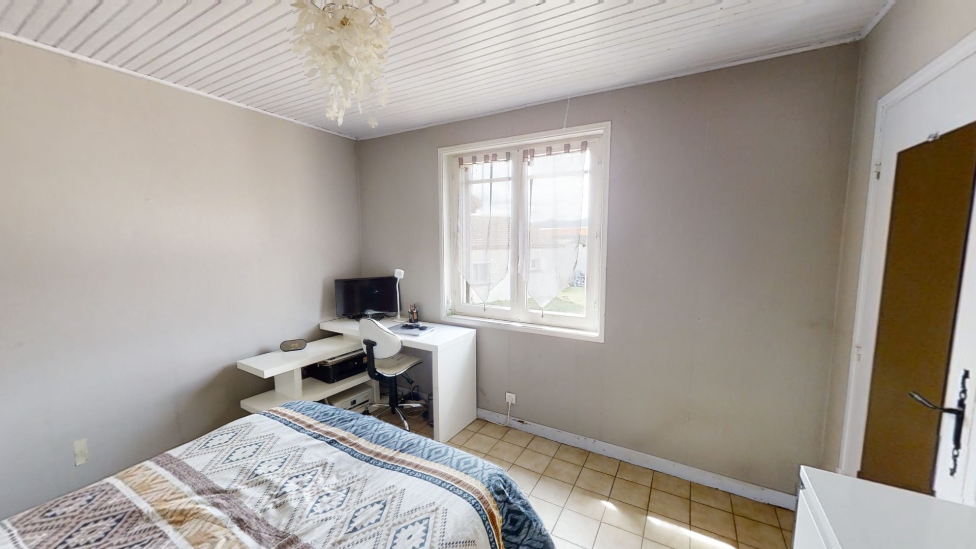 Maison avec local commercial et dépendances Mazeyrat-d'allier 43300