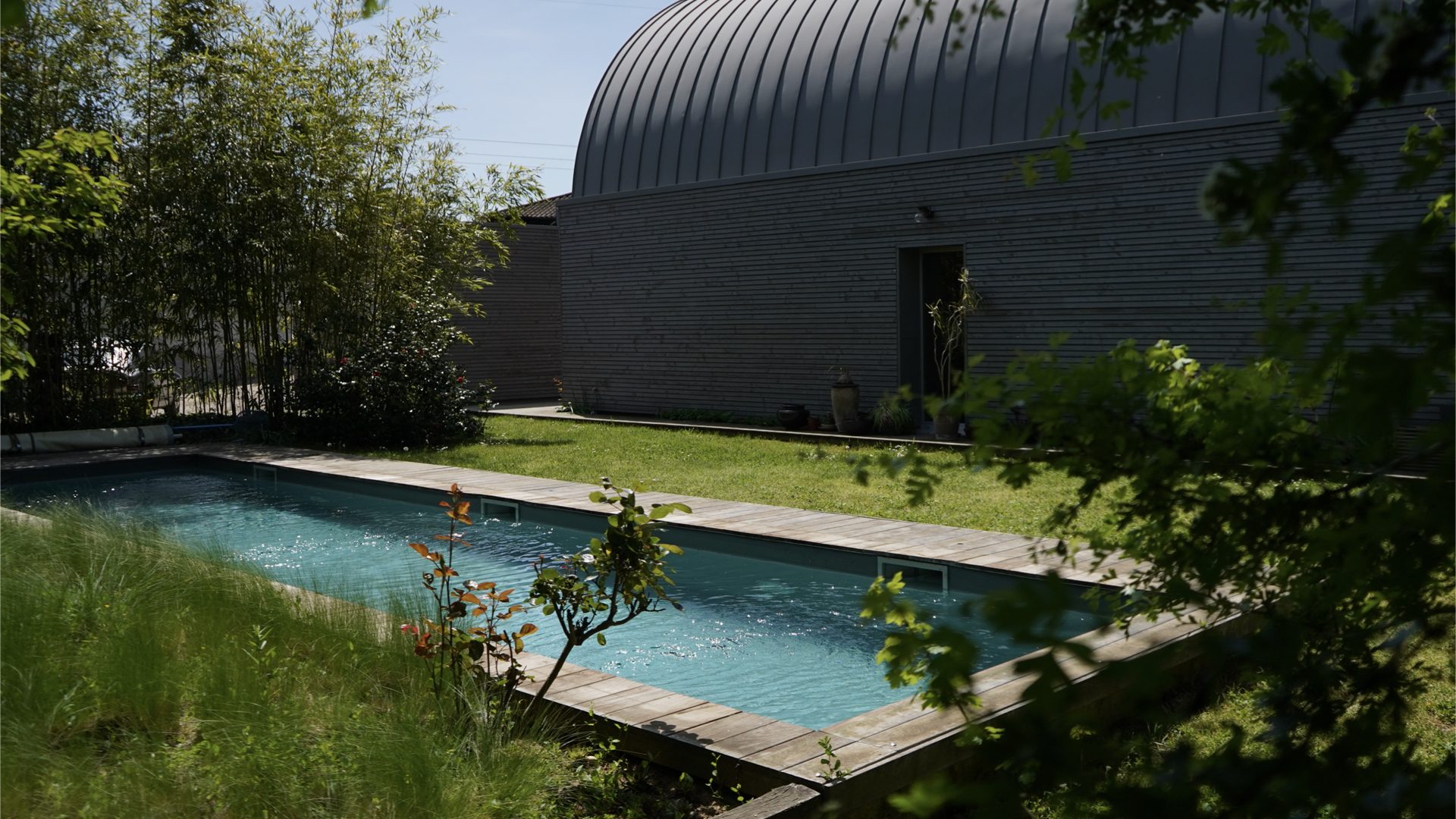 COUP DE COEUR POUR CETTE MAISON D'ARCHITECTE AU COEUR D'UN ECRIN DE VERDURE Villette-d'Anthon 38280