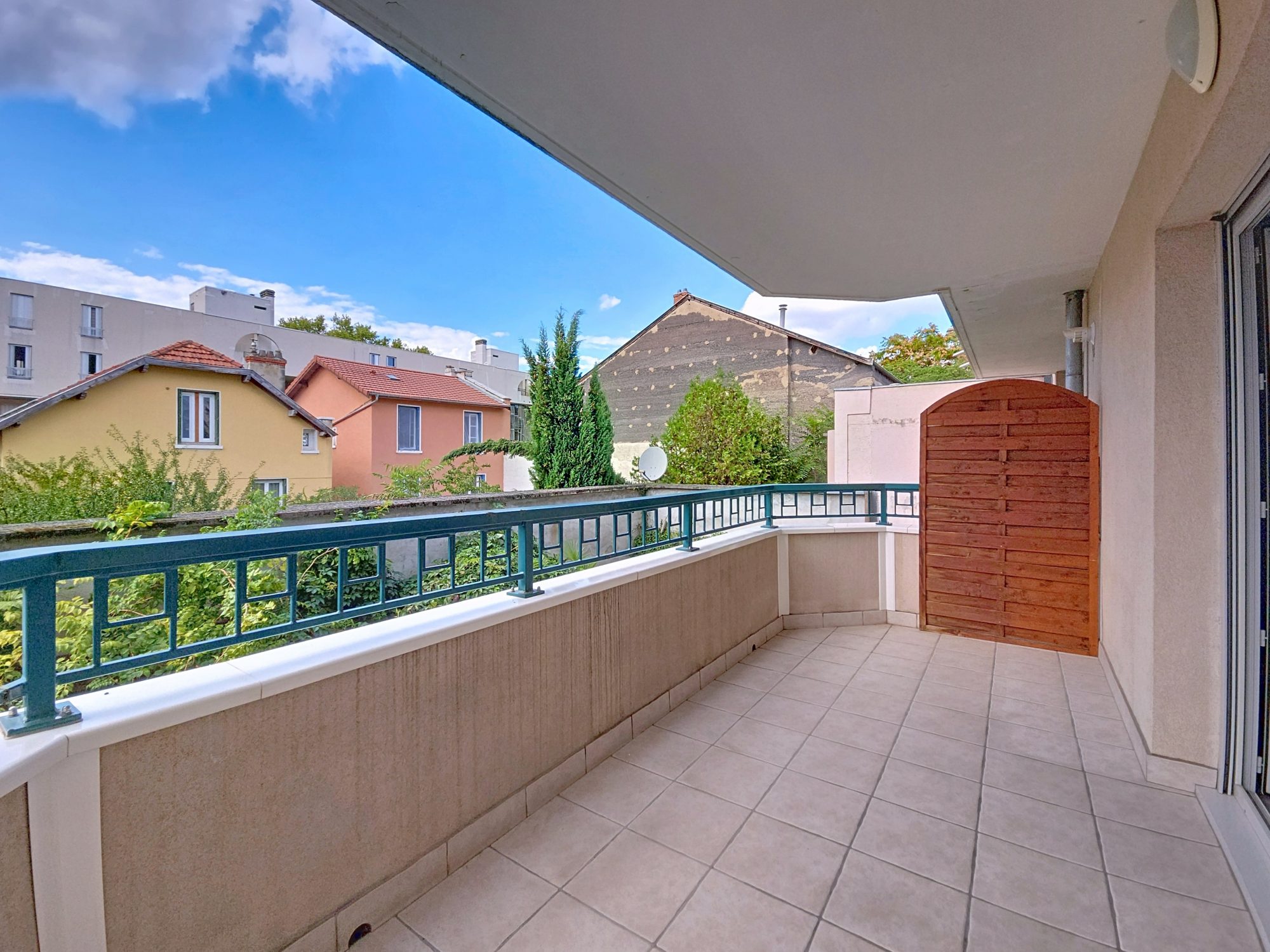 Gratte Ciel Appartement T3 de 68 m2 et Balcon de 9 m2 et Garage Villeurbanne 69100