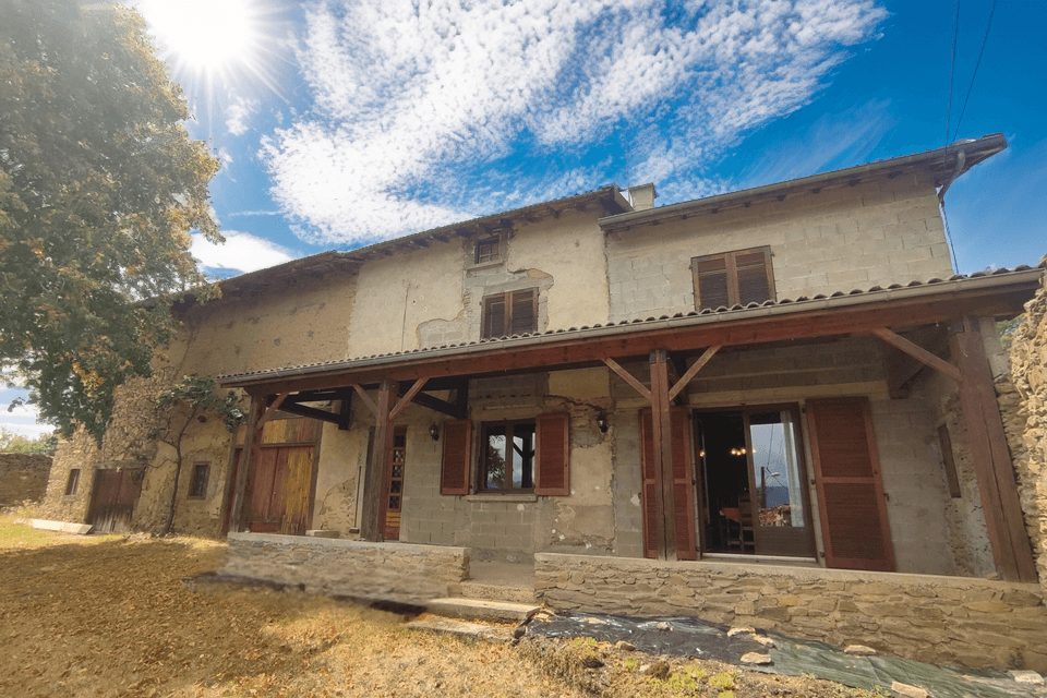 Belle maison en pierre Arlanc 63220