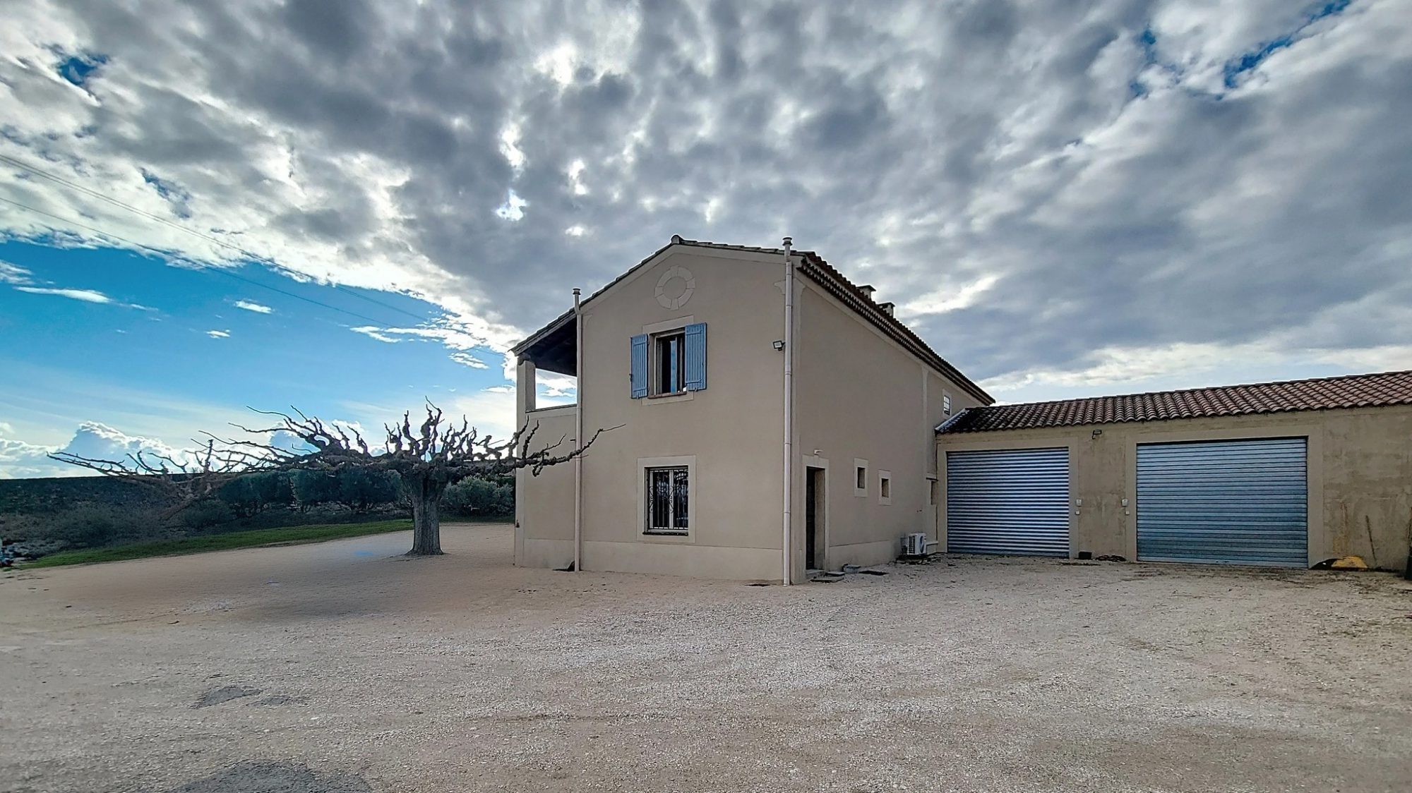 Grande Maison Familiale 180 m2 avec appartement indépendant -  Terrain de 4630 m2 Courthézon 84350