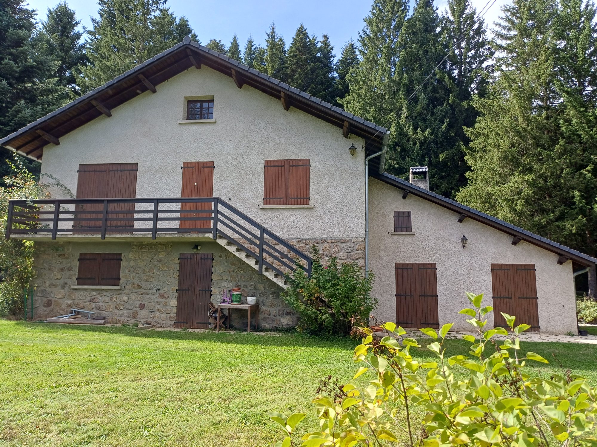 Maison - 11 pièces - 200 m² - Chenereilles (43190)