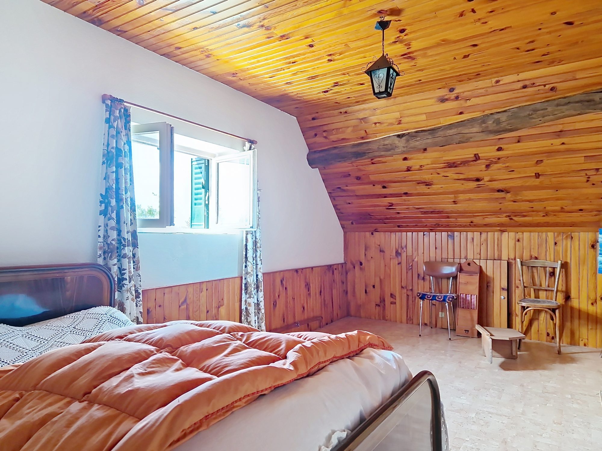 Maison en pierre – 4 chambres – 148 m² habitables – à réinventer selon vos envies Colombier-en-Brionnais 71800