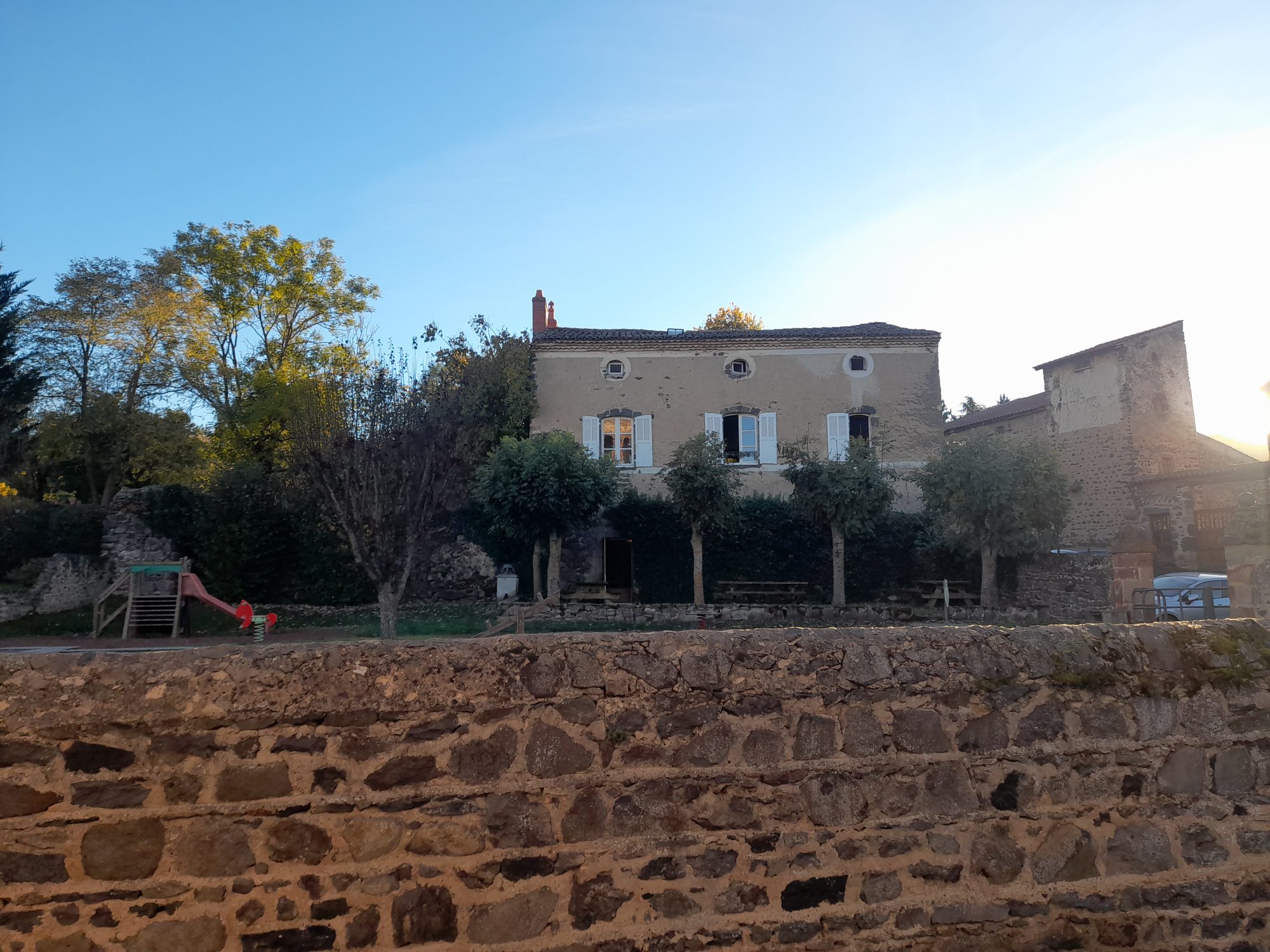 Maison - 11 pièces - 243 m² - Villeneuve (63340)